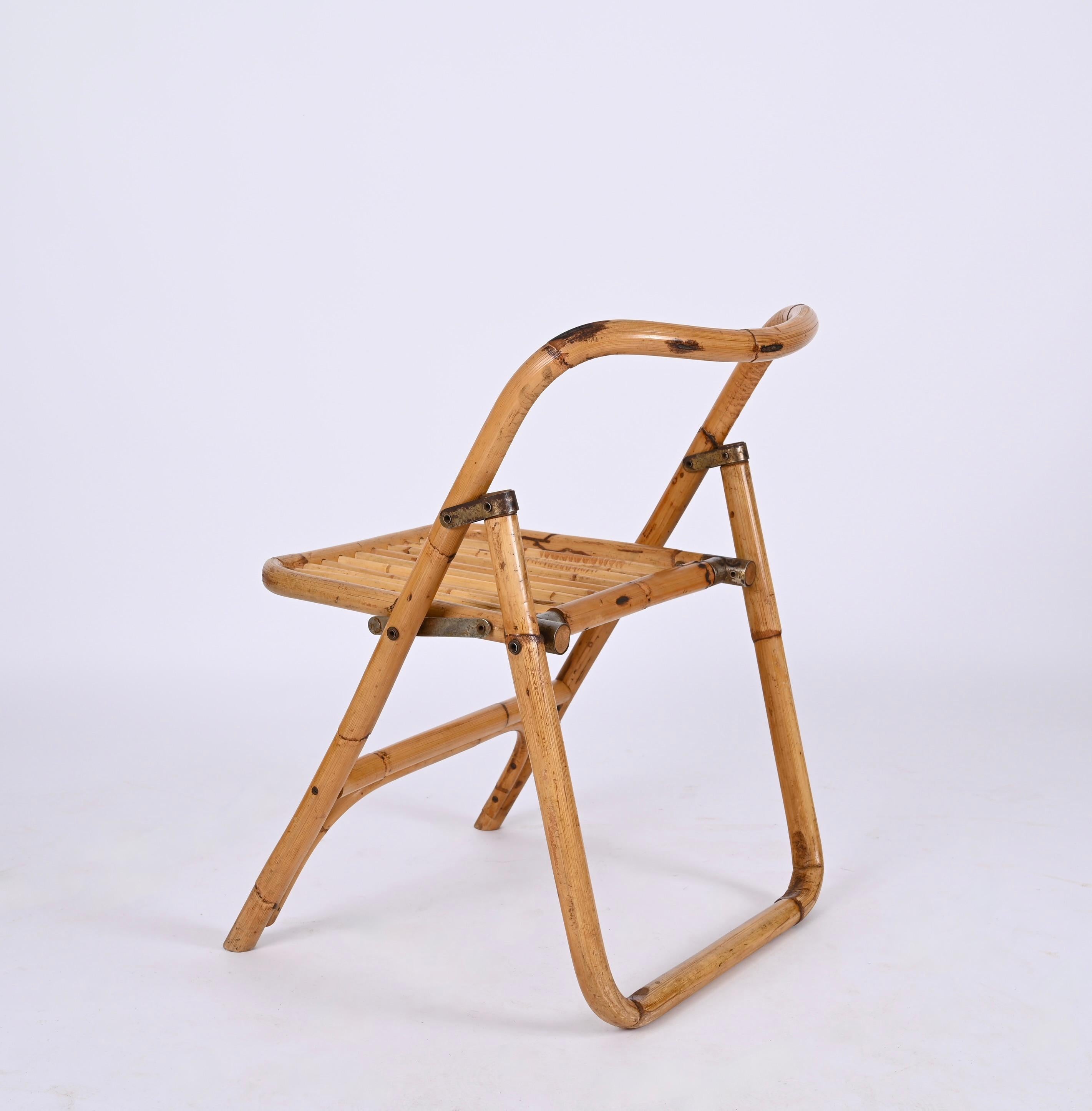 Wonderful original Dal Vera bamboo folding chairs, produced in Italy in the 1960s.

The lines of these chairs are incredible, handmade in curved bamboo with perfect proportions, example of Italian manufacture from the 1960s.
The overall result is