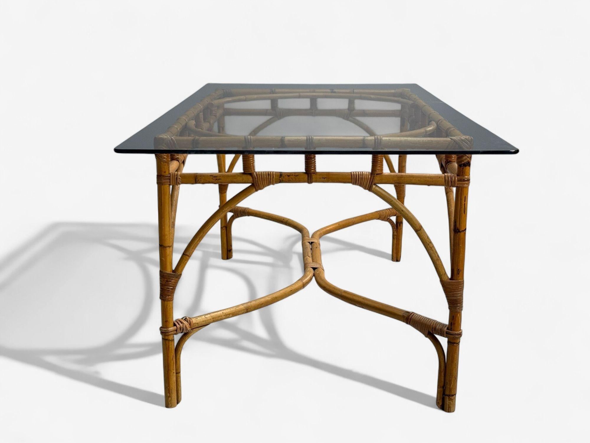 Dal Vera, table de salle à manger moderne italienne, en bambou, canne, verre, Italie, années 1950 en vente 1