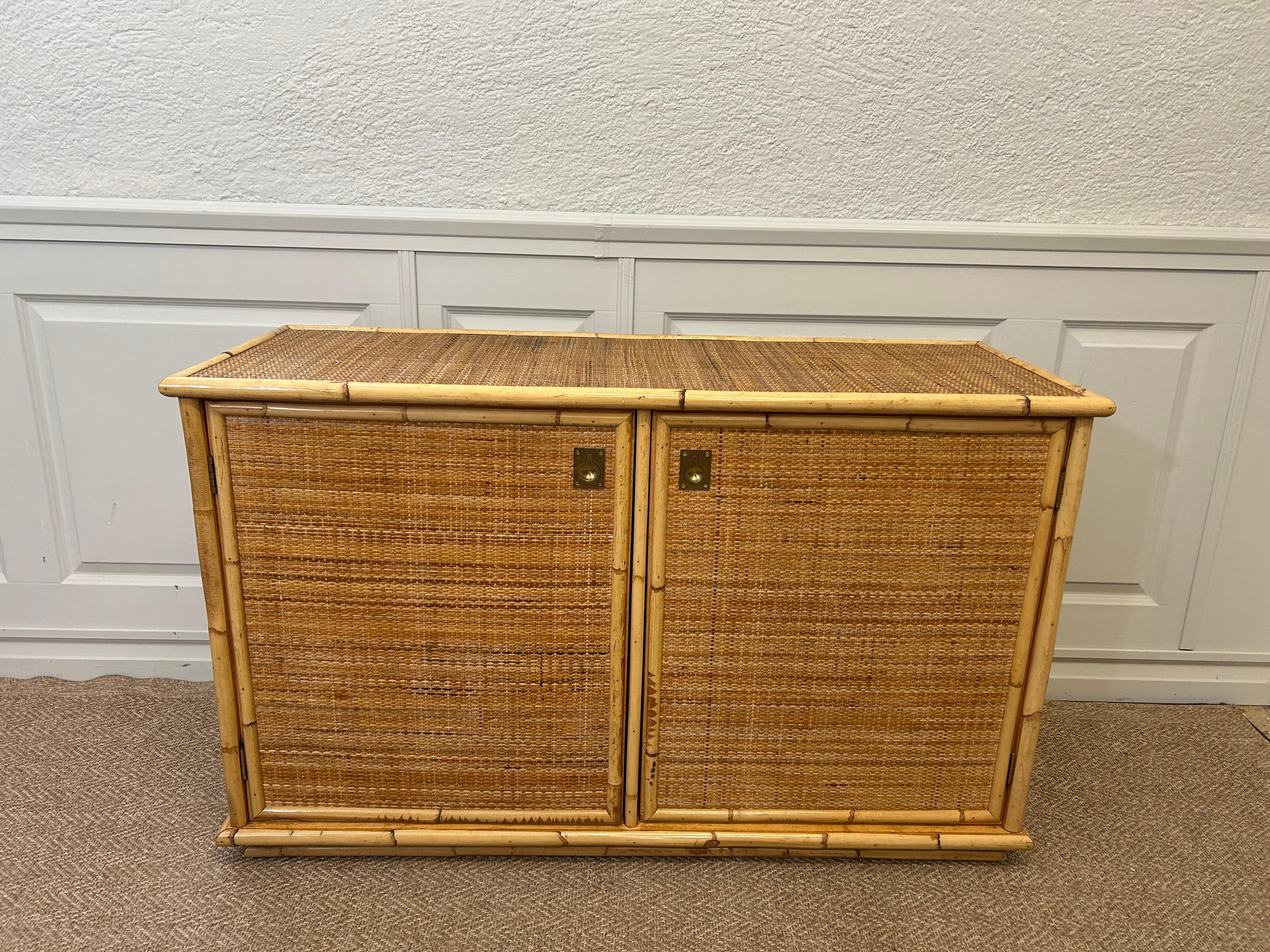 Aparador Dal Vera, bambú y mimbre de ratán, Italia, principios de los 80 Moderno de mediados de siglo en venta