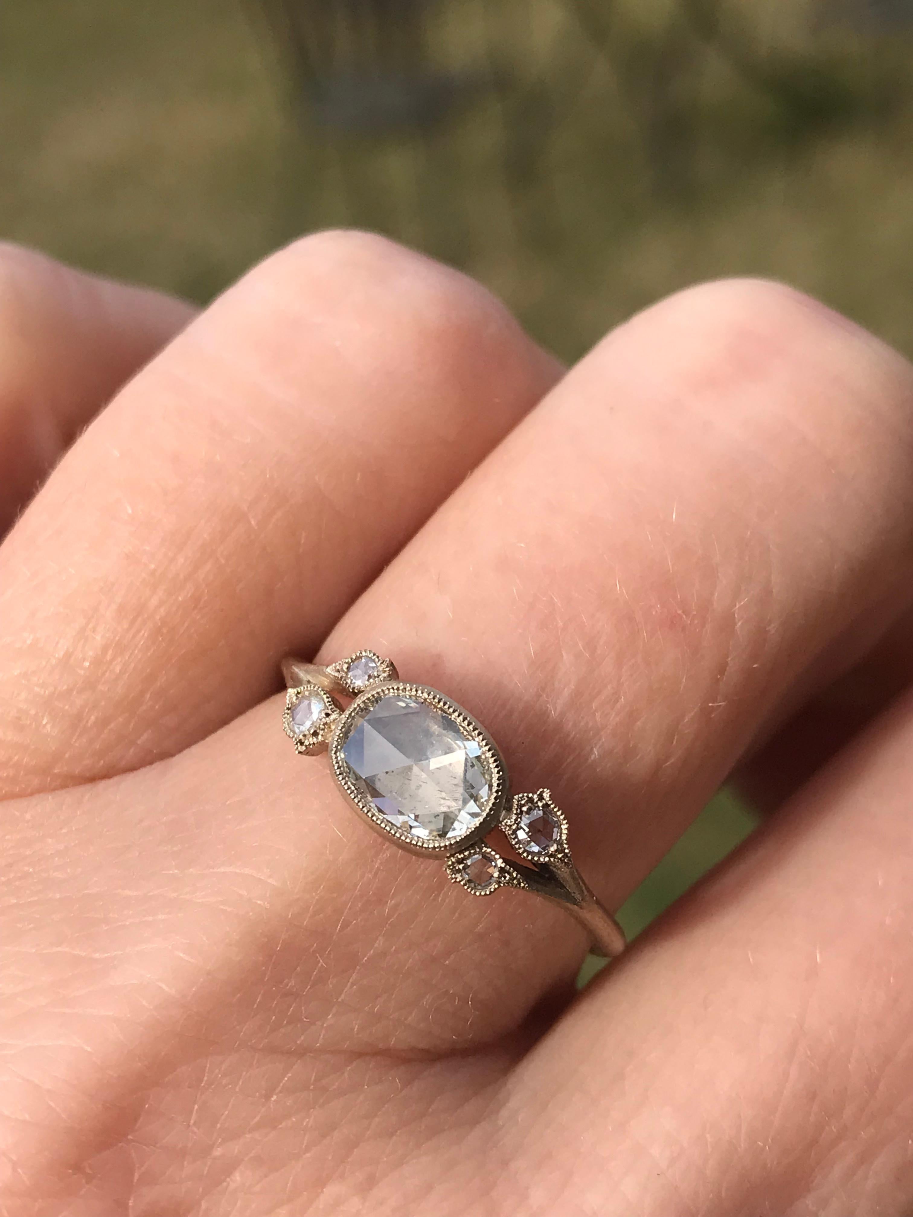 Dalben 0,57 Karat Diamantring aus Gold mit Rosenschliff in Ovalform (Zeitgenössisch)