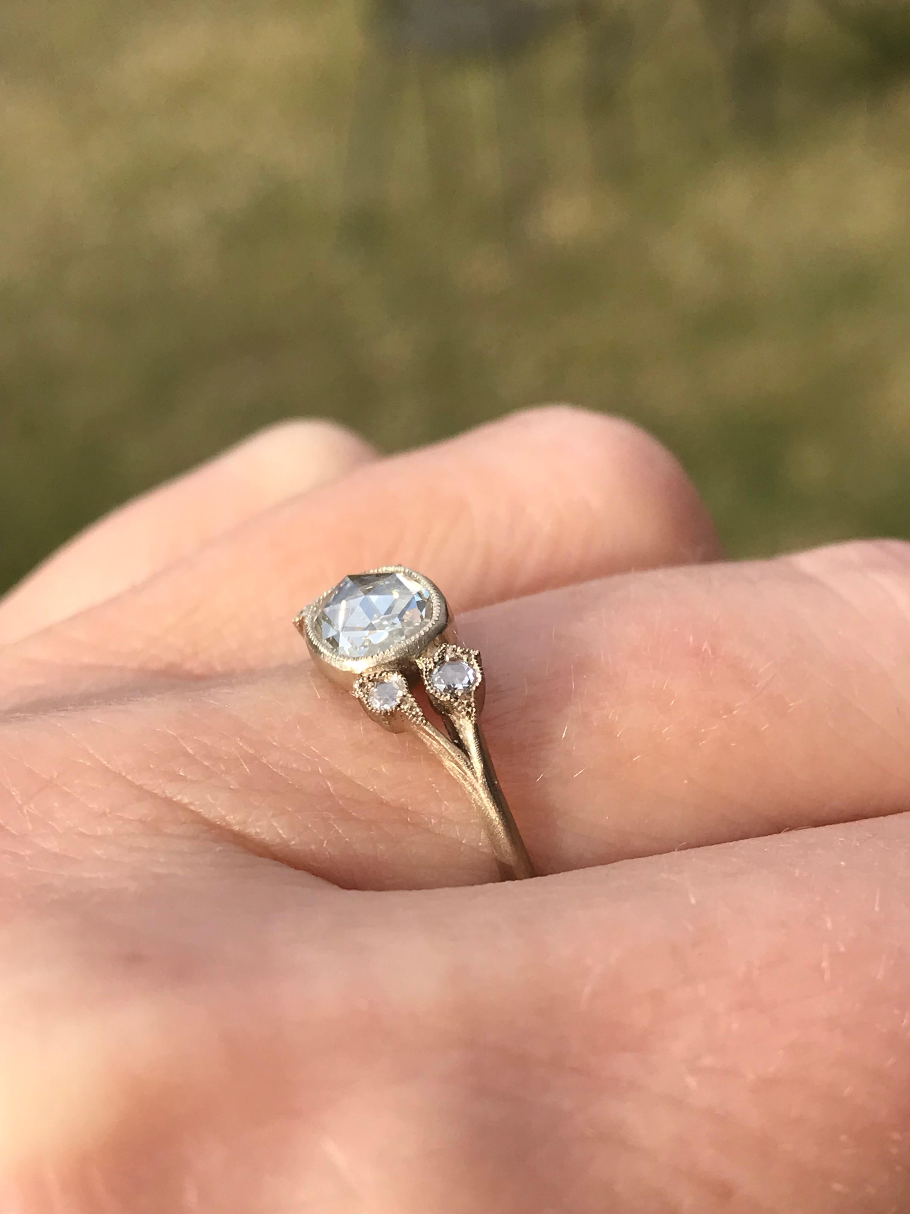 Dalben 0,57 Karat Diamantring aus Gold mit Rosenschliff in Ovalform (Ovalschliff)