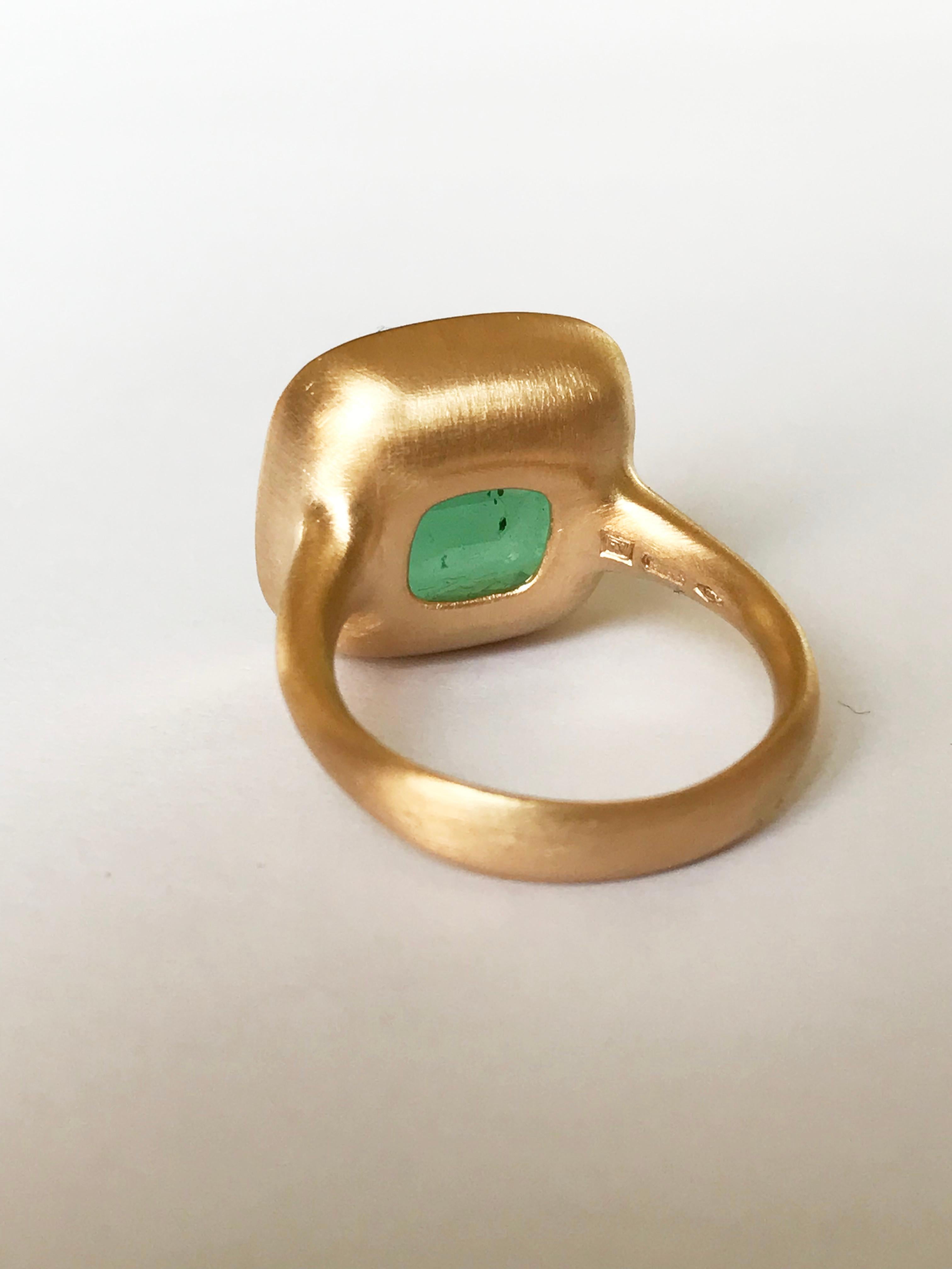 Dalben 12.04 Carat Emerald Yellow Gold Ring 4