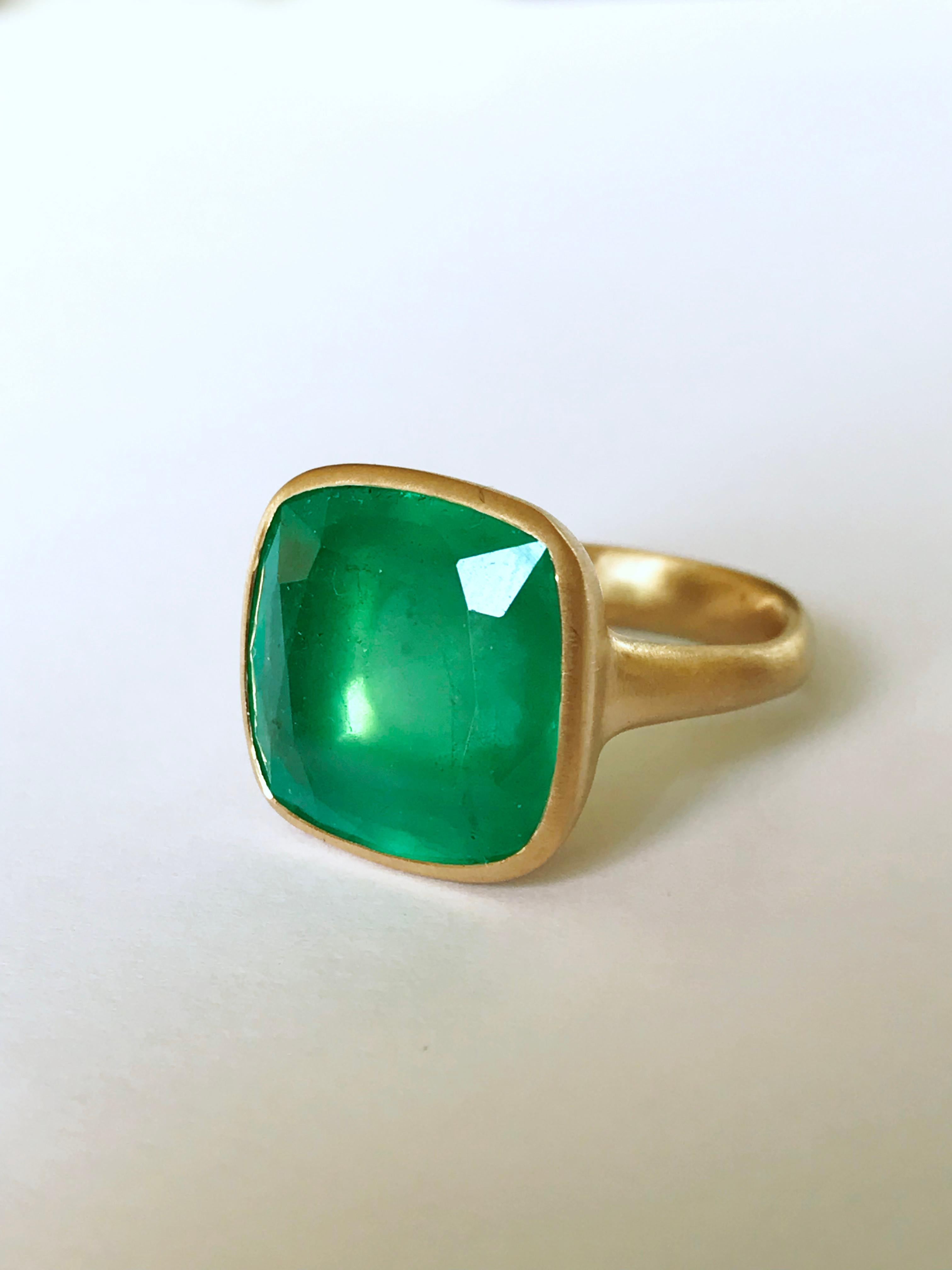 Dalben 12.04 Carat Emerald Yellow Gold Ring 1