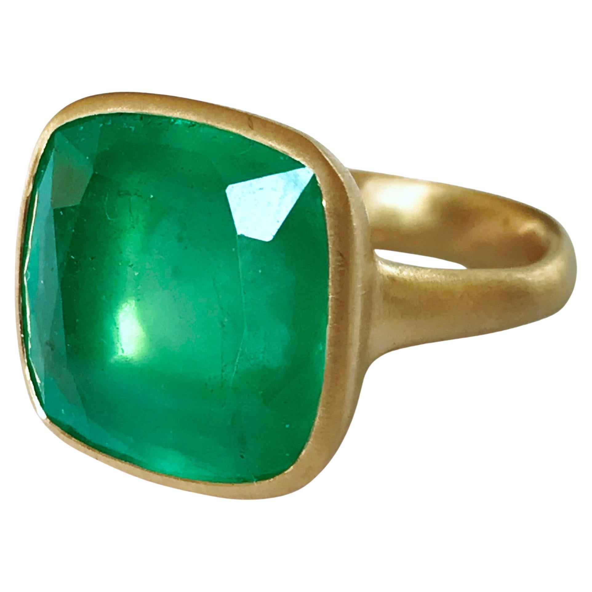 Dalben 12.04 Carat Emerald Yellow Gold Ring