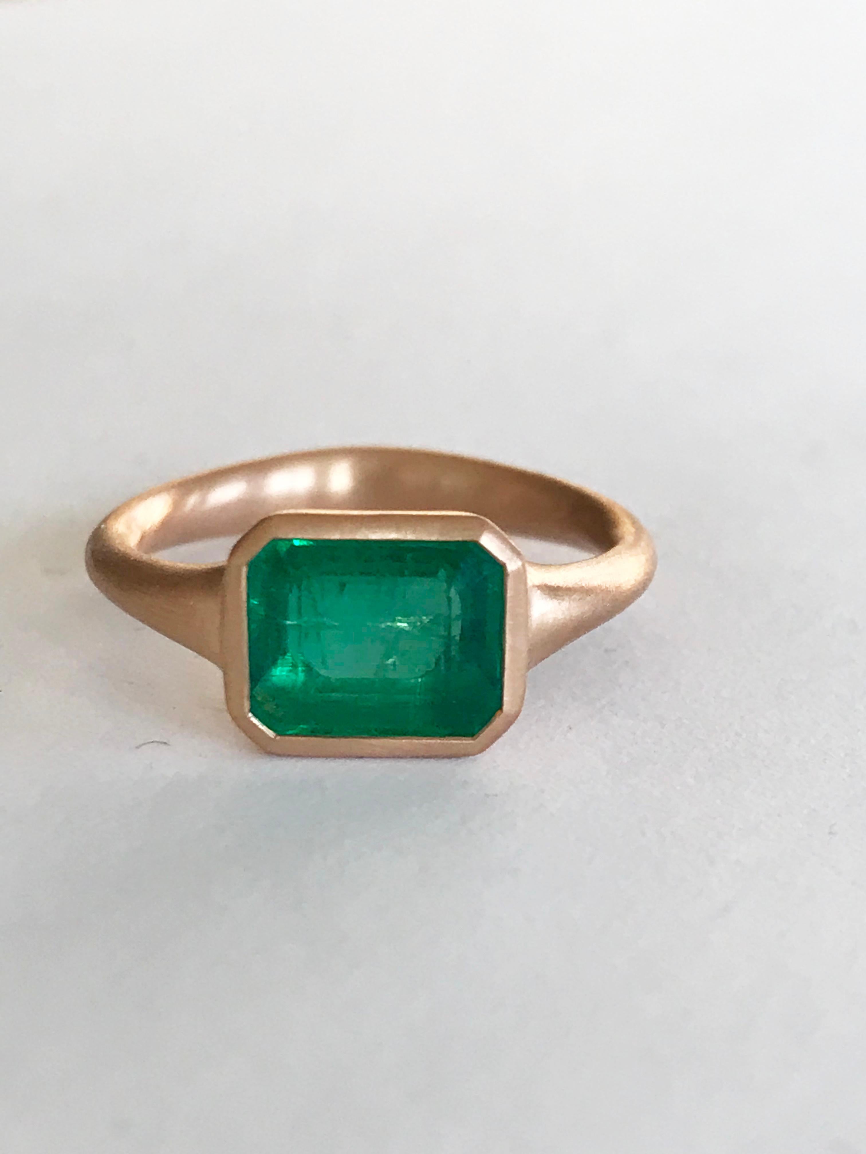 Dalben 1.95 Carat Emerald Rose Gold Ring For Sale 6