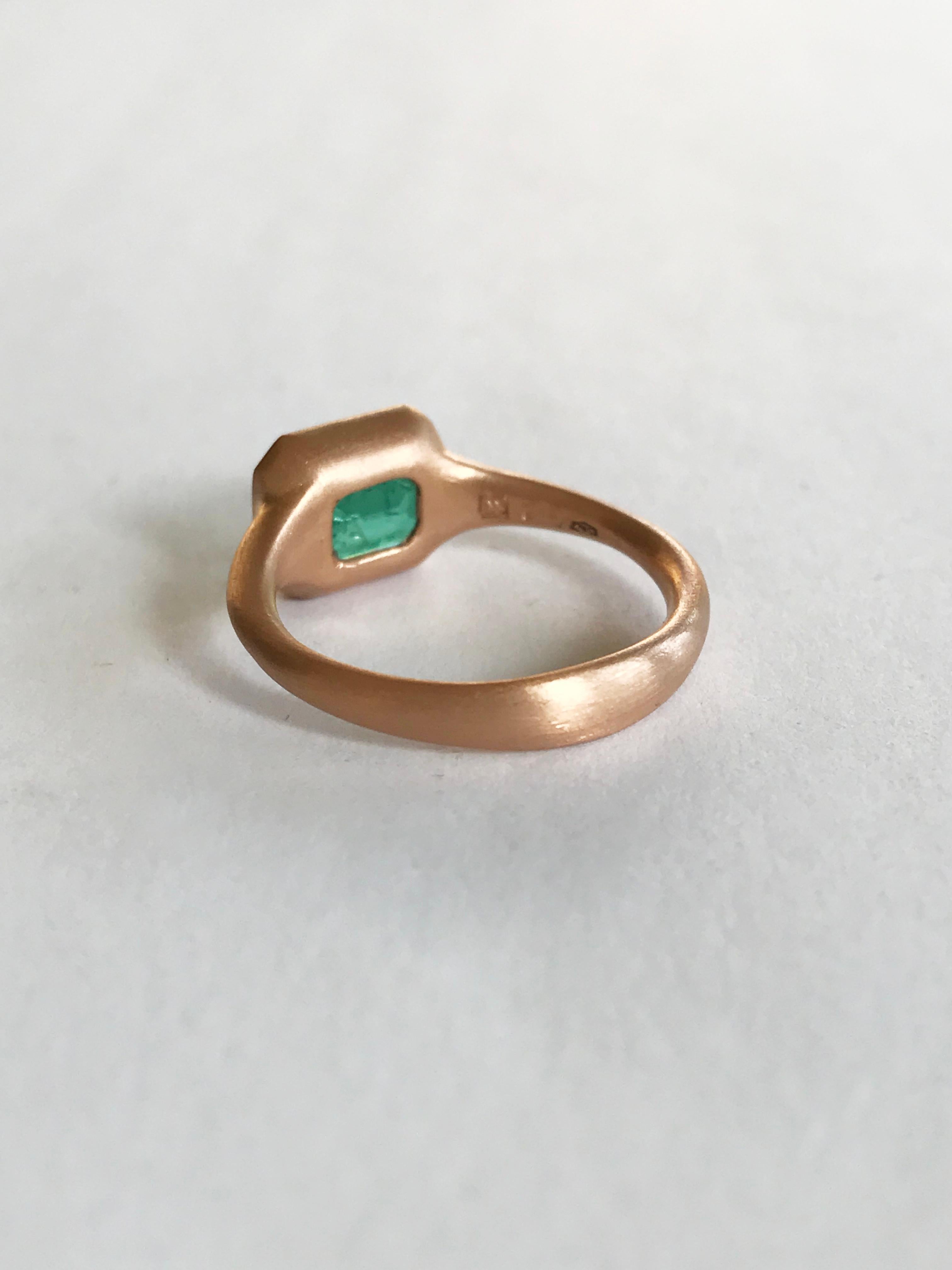 Dalben 1.95 Carat Emerald Rose Gold Ring For Sale 7