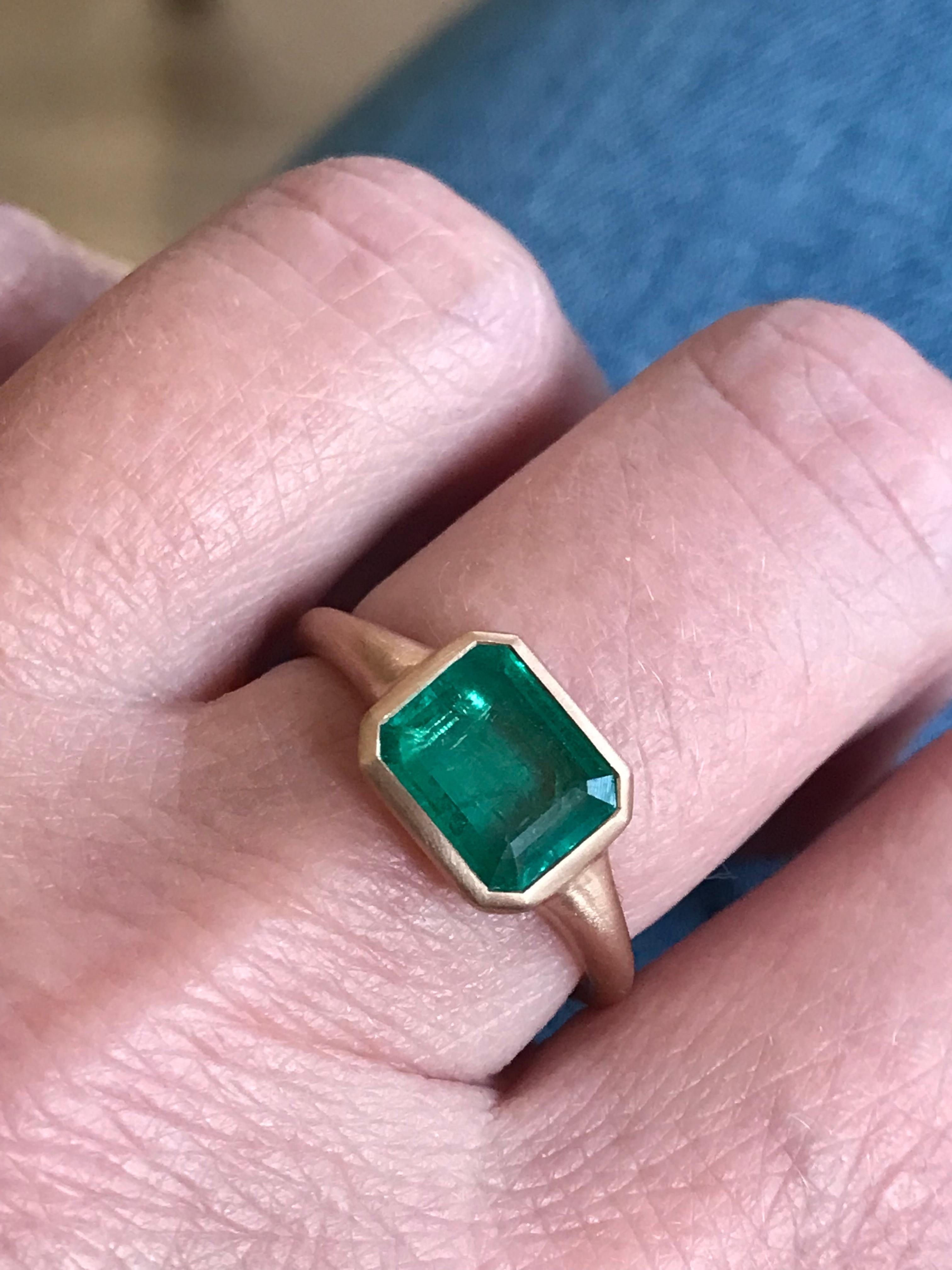 Dalben 1.95 Carat Emerald Rose Gold Ring For Sale 9