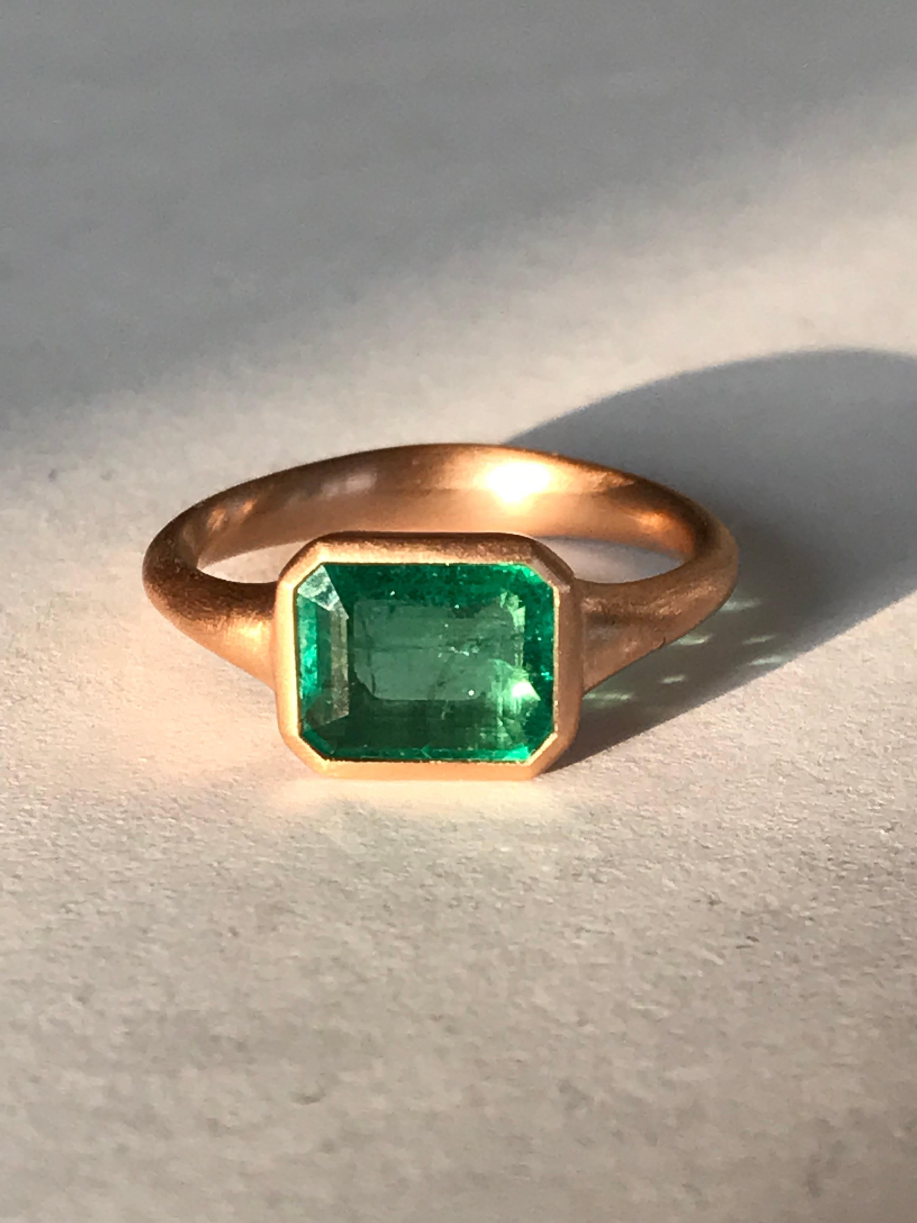 Dalben 1.95 Carat Emerald Rose Gold Ring For Sale 12