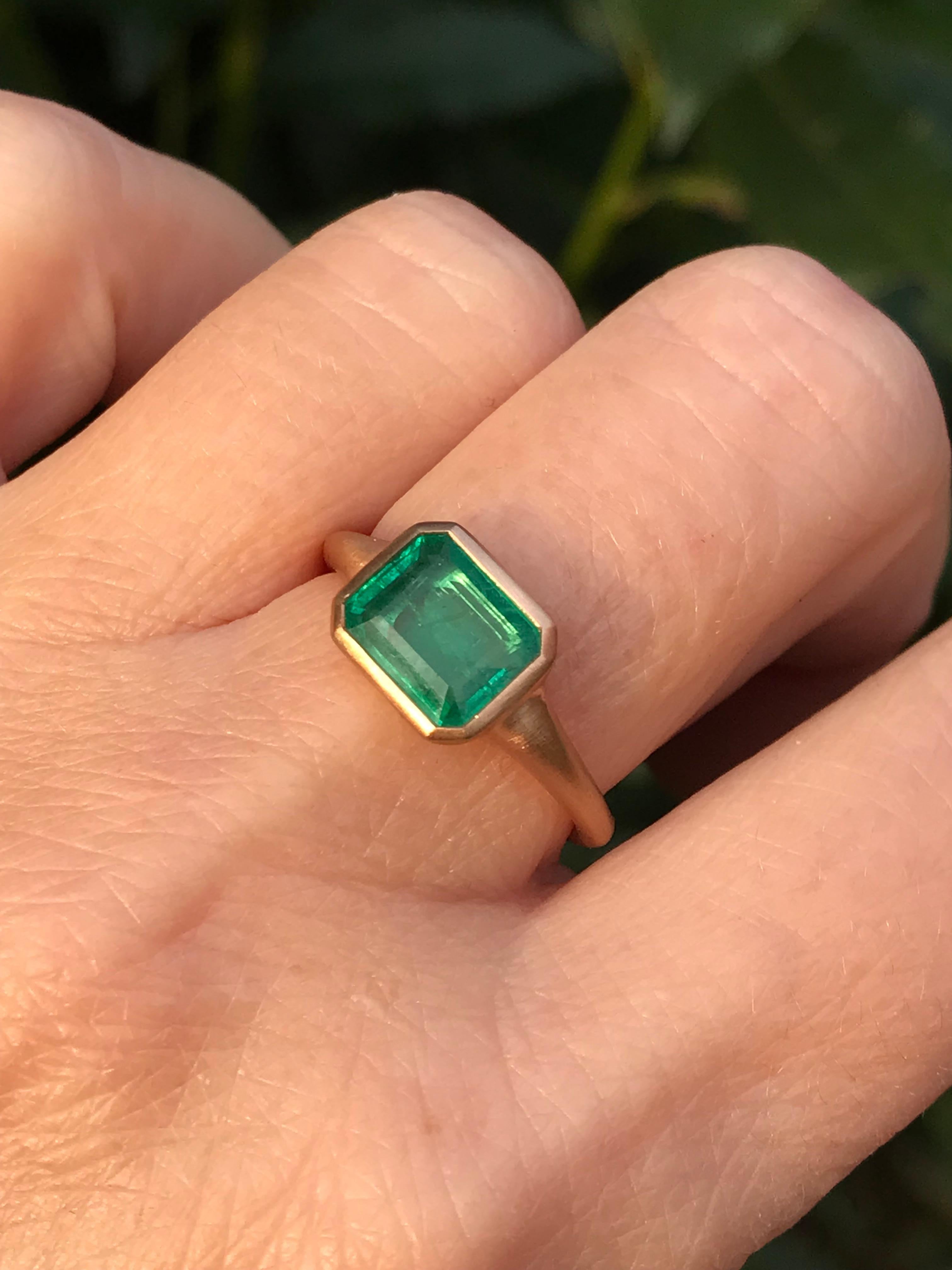 Dalben 1.95 Carat Emerald Rose Gold Ring In New Condition For Sale In Como, IT