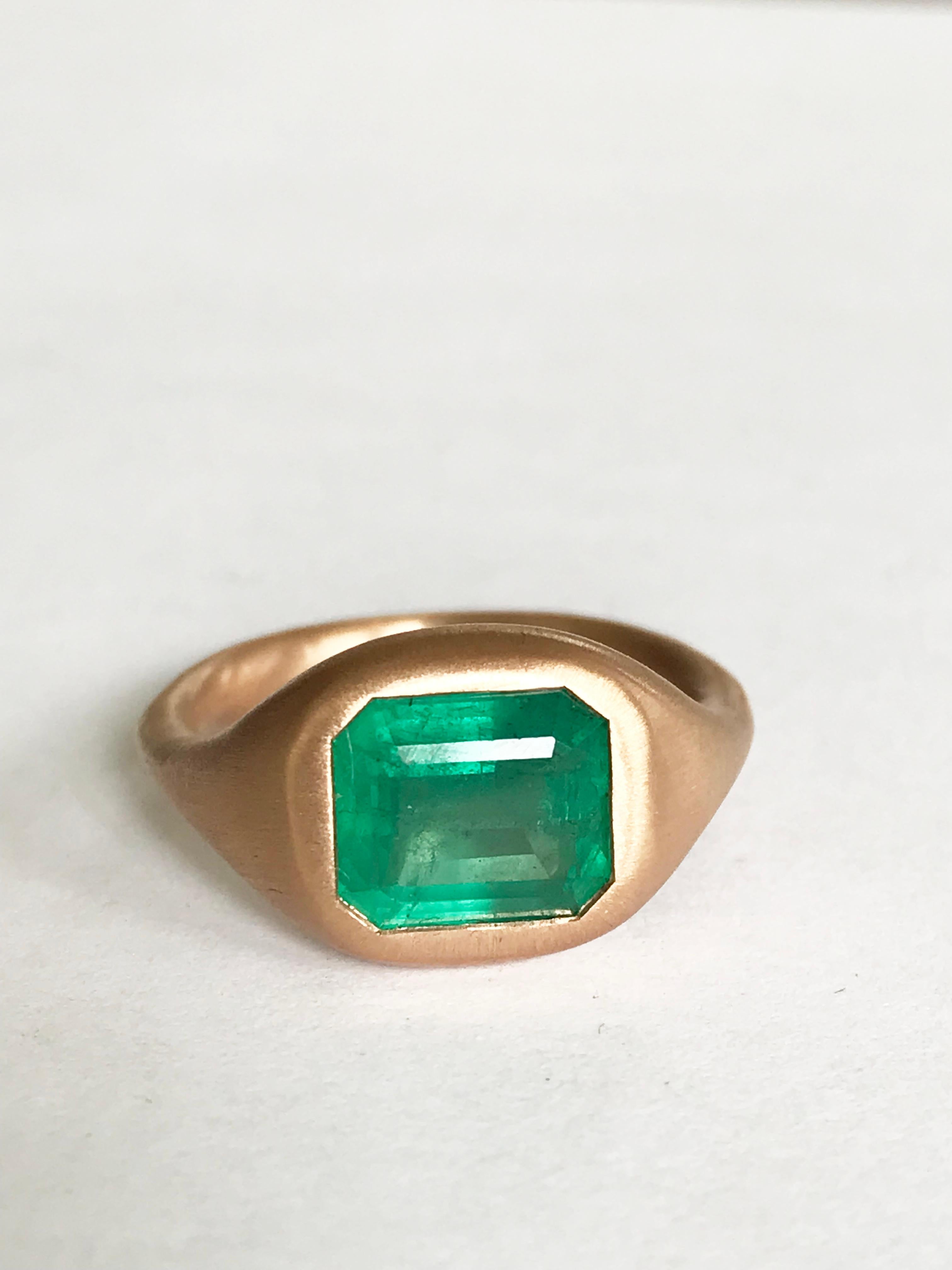 Dalben 2, 8 Carat Emerald Rose Gold Ring 2