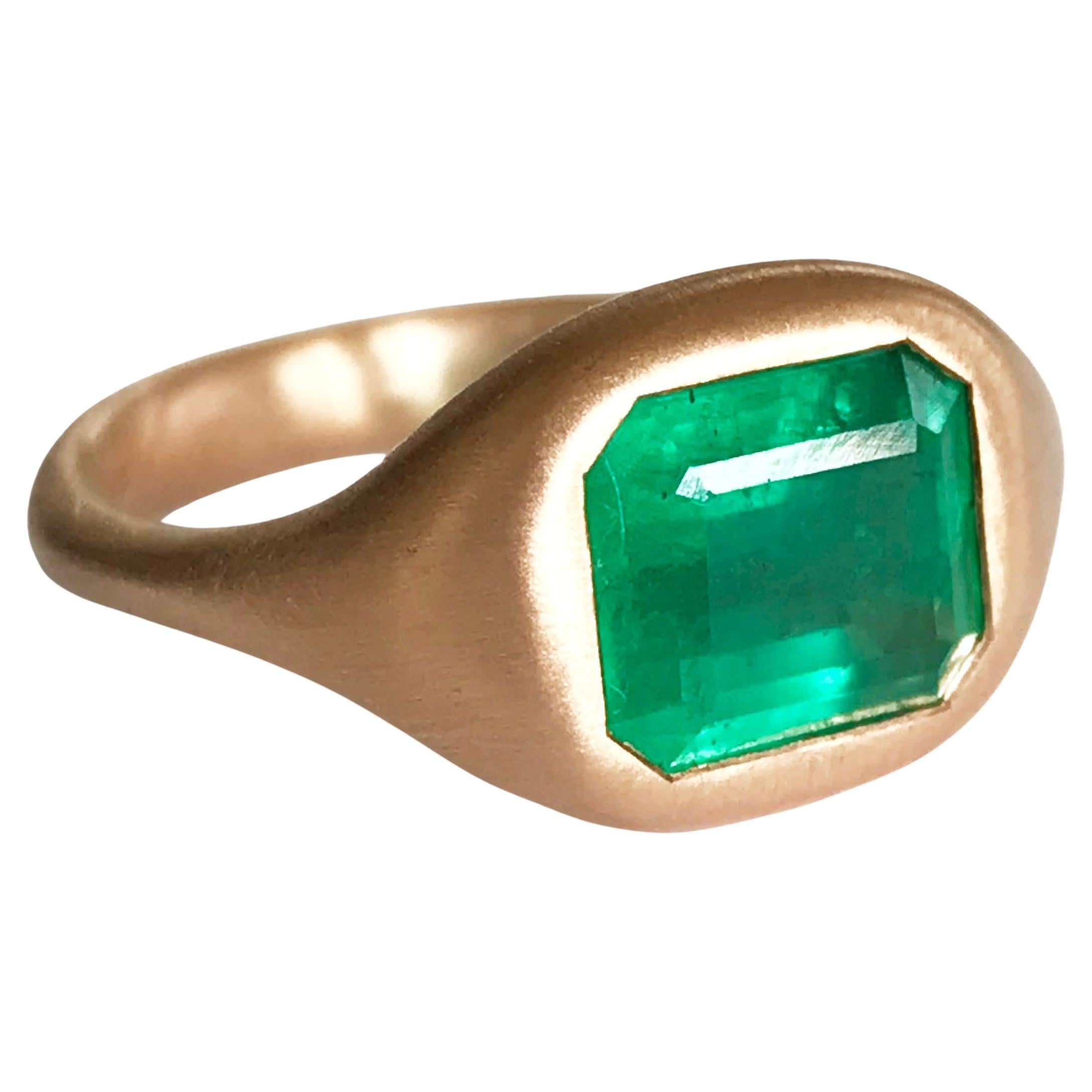 Dalben 2, 8 Carat Emerald Rose Gold Ring