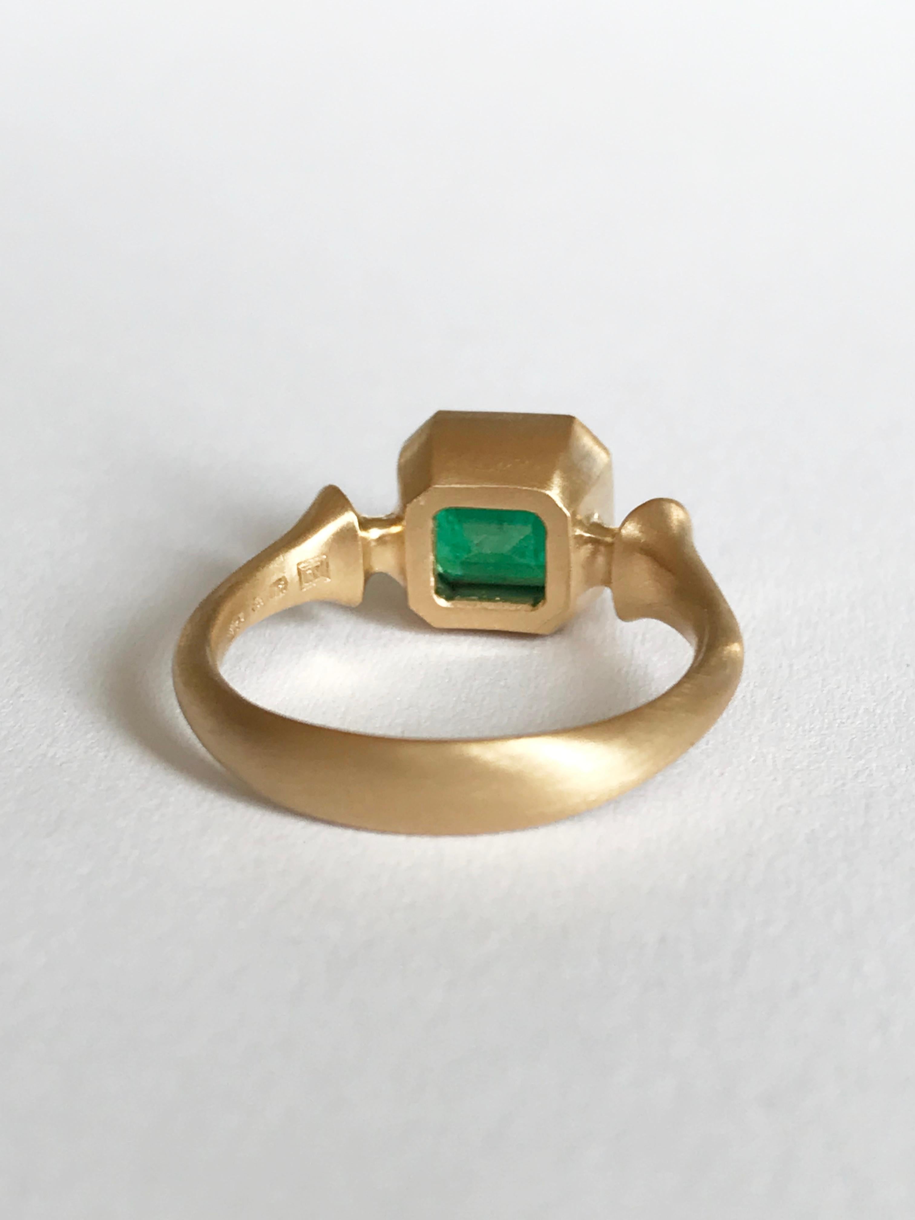 Dalben 2 Karat Smaragd-Gelbgold-Ring im Angebot 5
