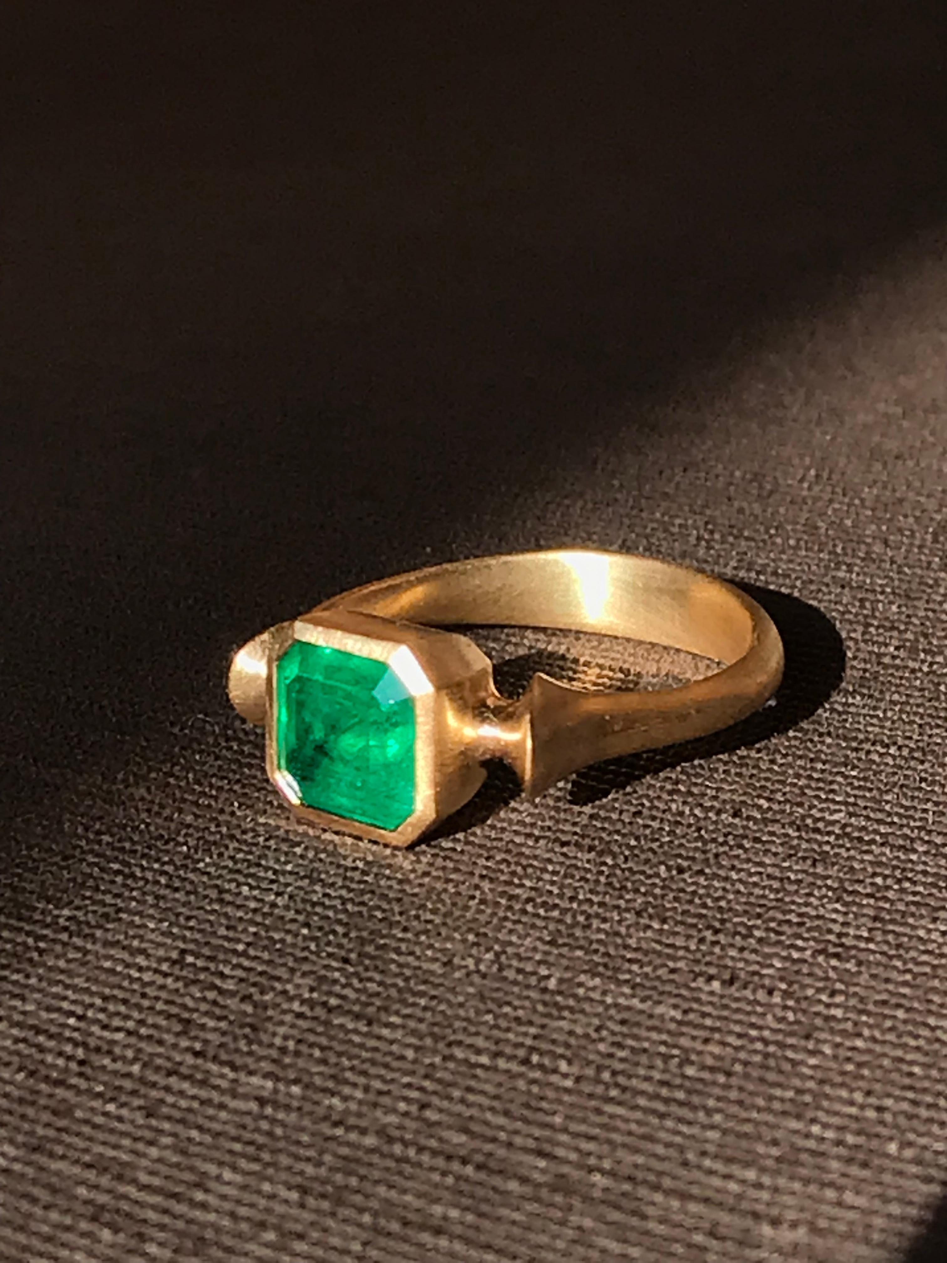 Dalben 2 Karat Smaragd-Gelbgold-Ring im Angebot 8