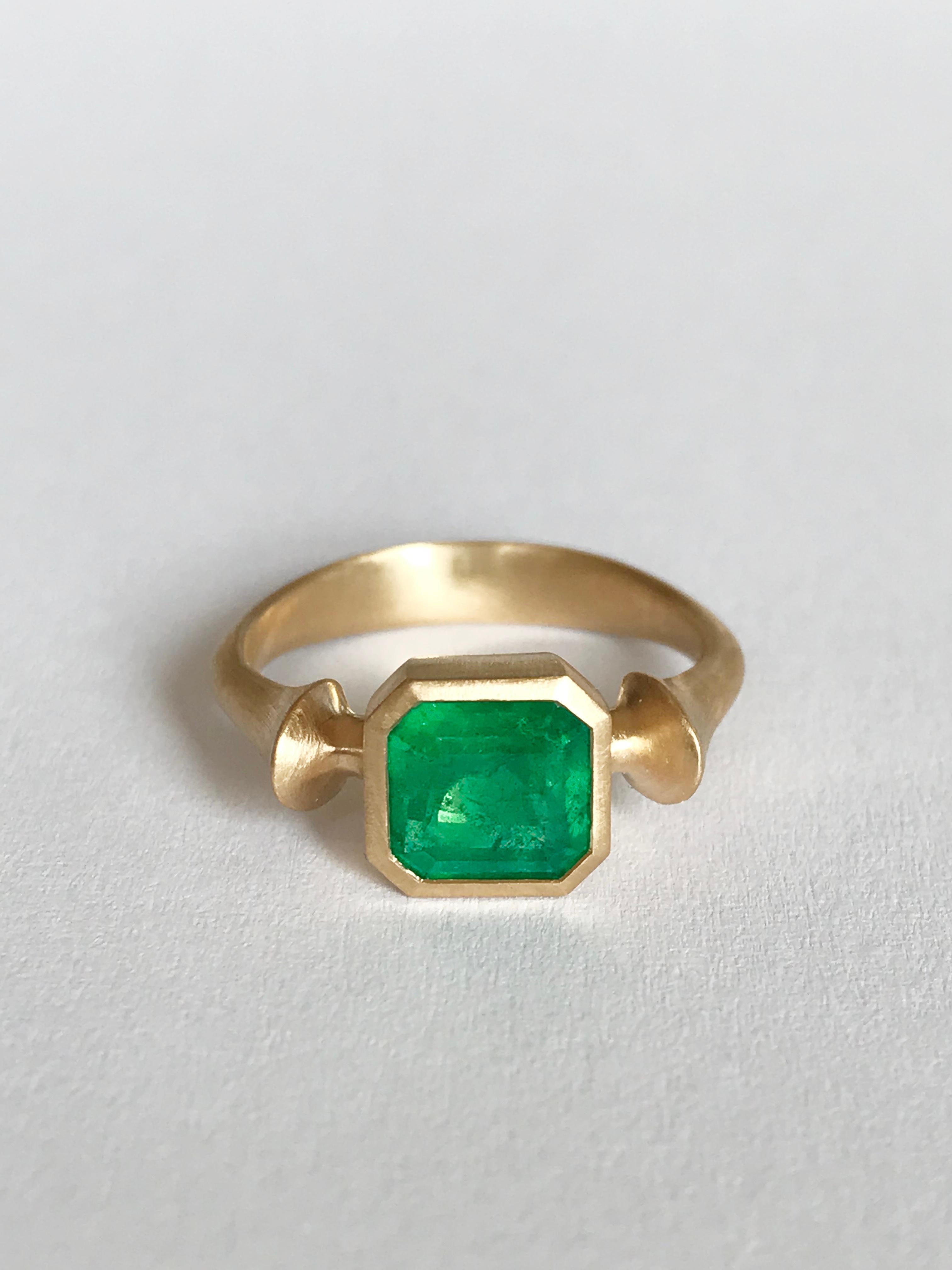 Dalben 2 Karat Smaragd-Gelbgold-Ring im Angebot 3