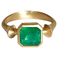 Dalben 2 Karat Smaragd-Gelbgold-Ring