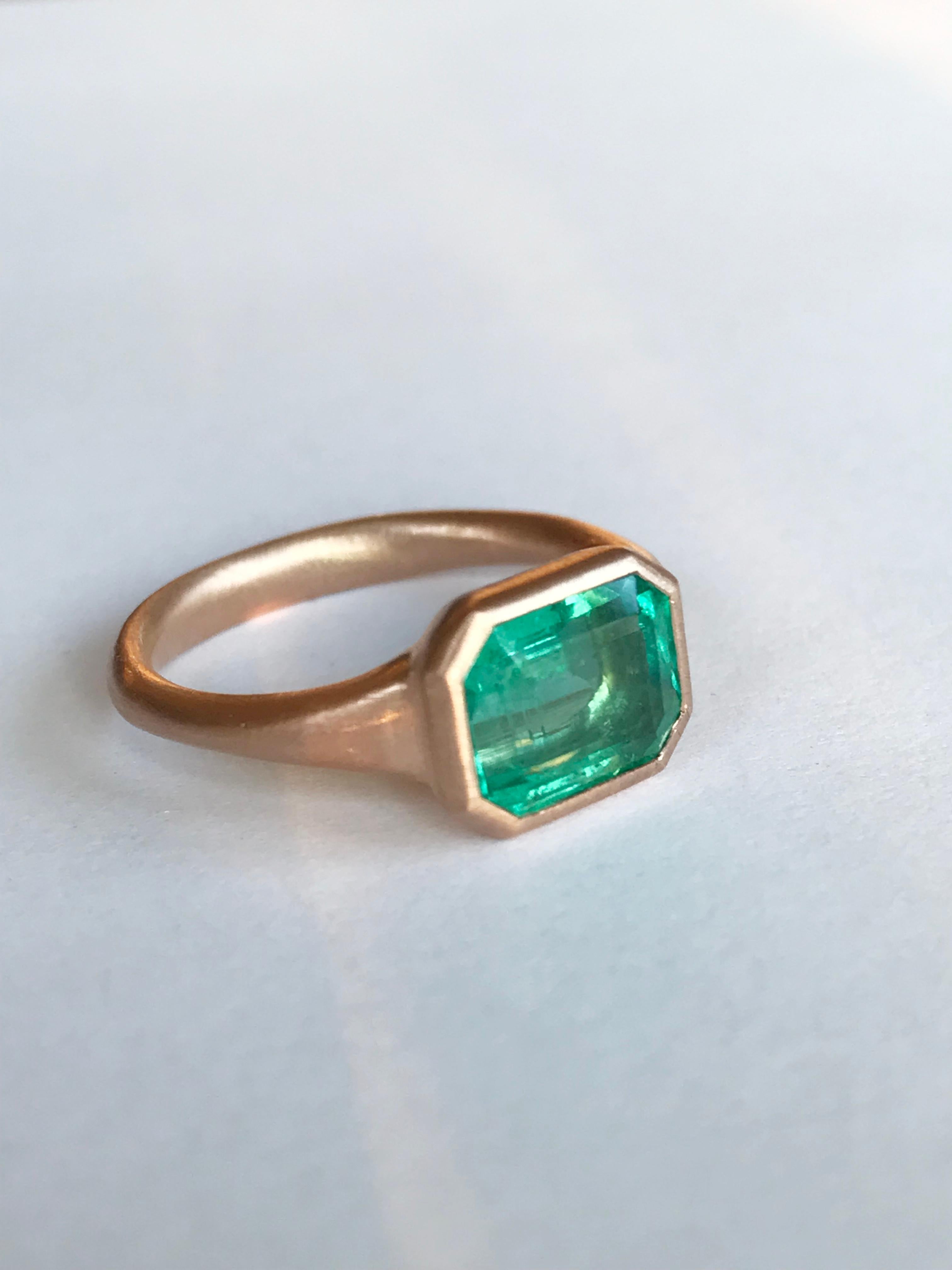 Contemporary Dalben 2, 38 Carat Emerald Rose Gold Ring