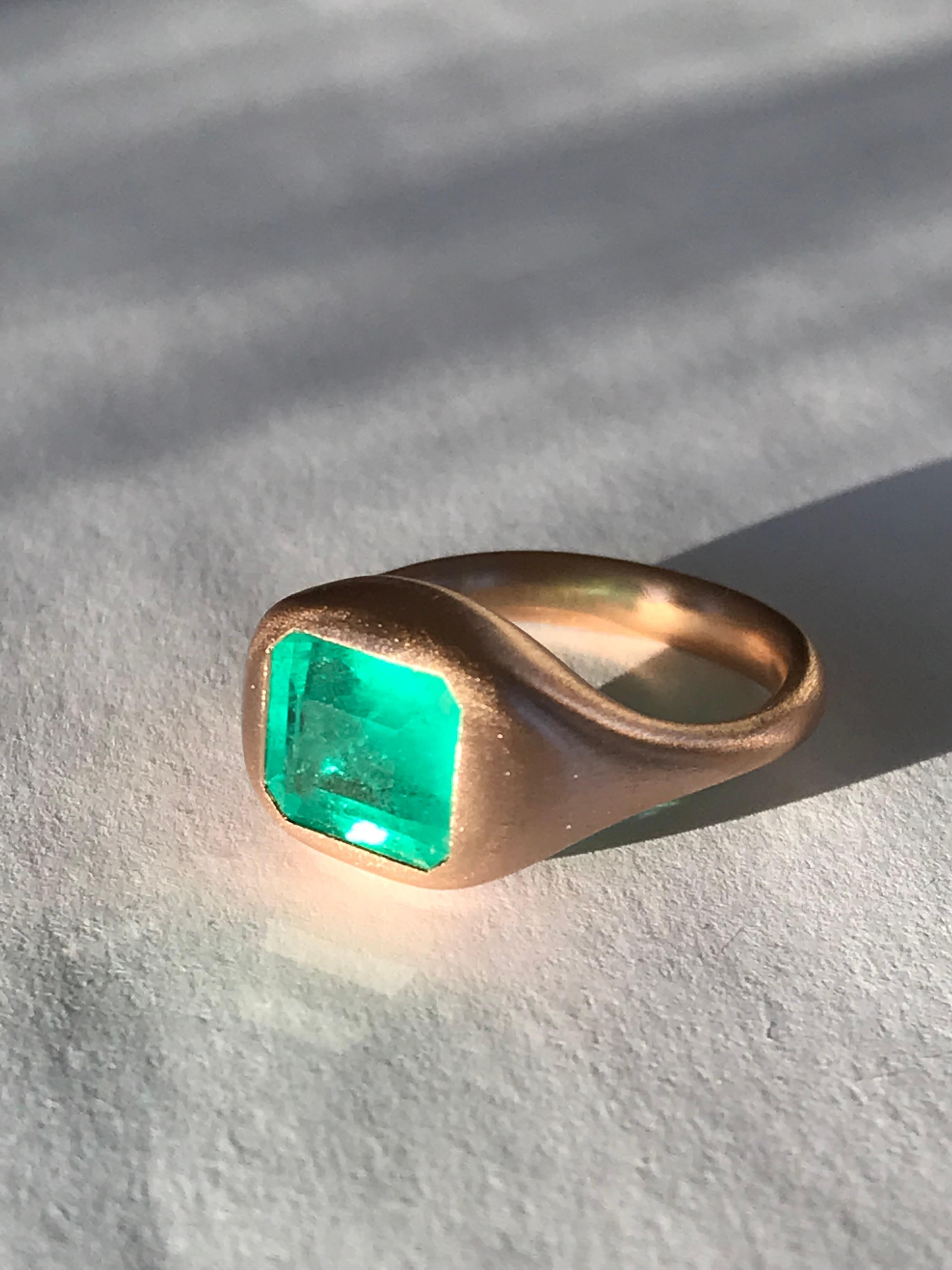 Dalben 2.46 Carat Colombian Emerald Rose Gold Ring For Sale 11