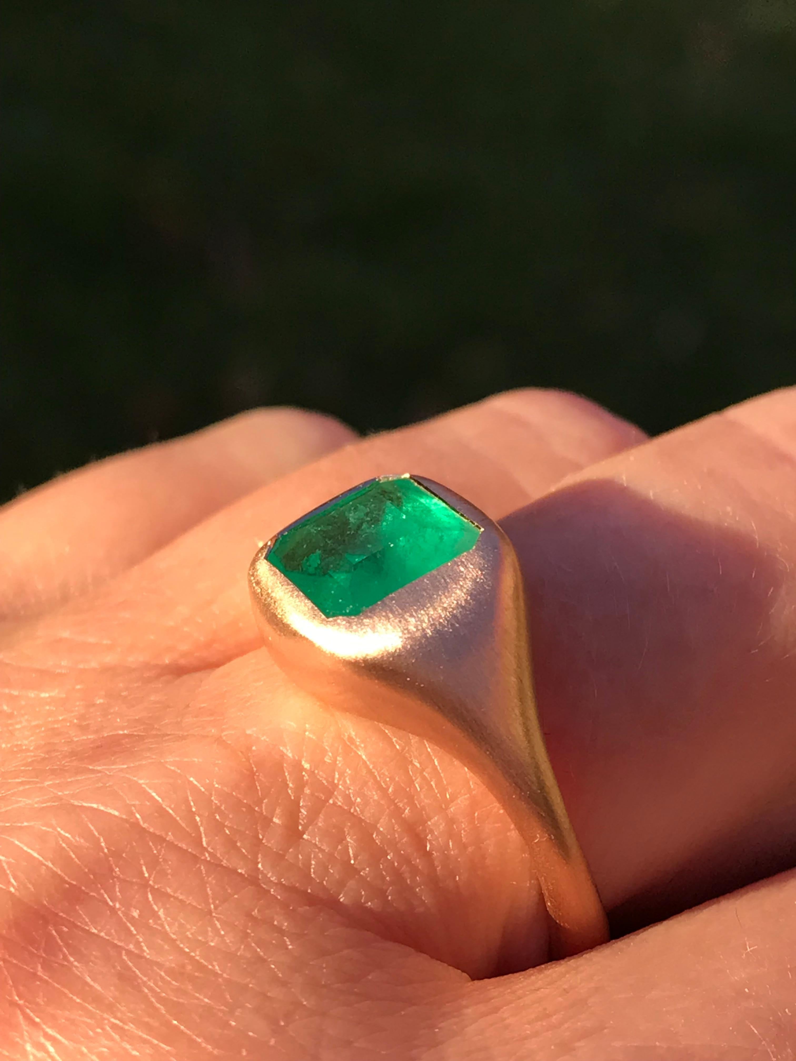 Dalben 2.46 Carat Colombian Emerald Rose Gold Ring In New Condition For Sale In Como, IT