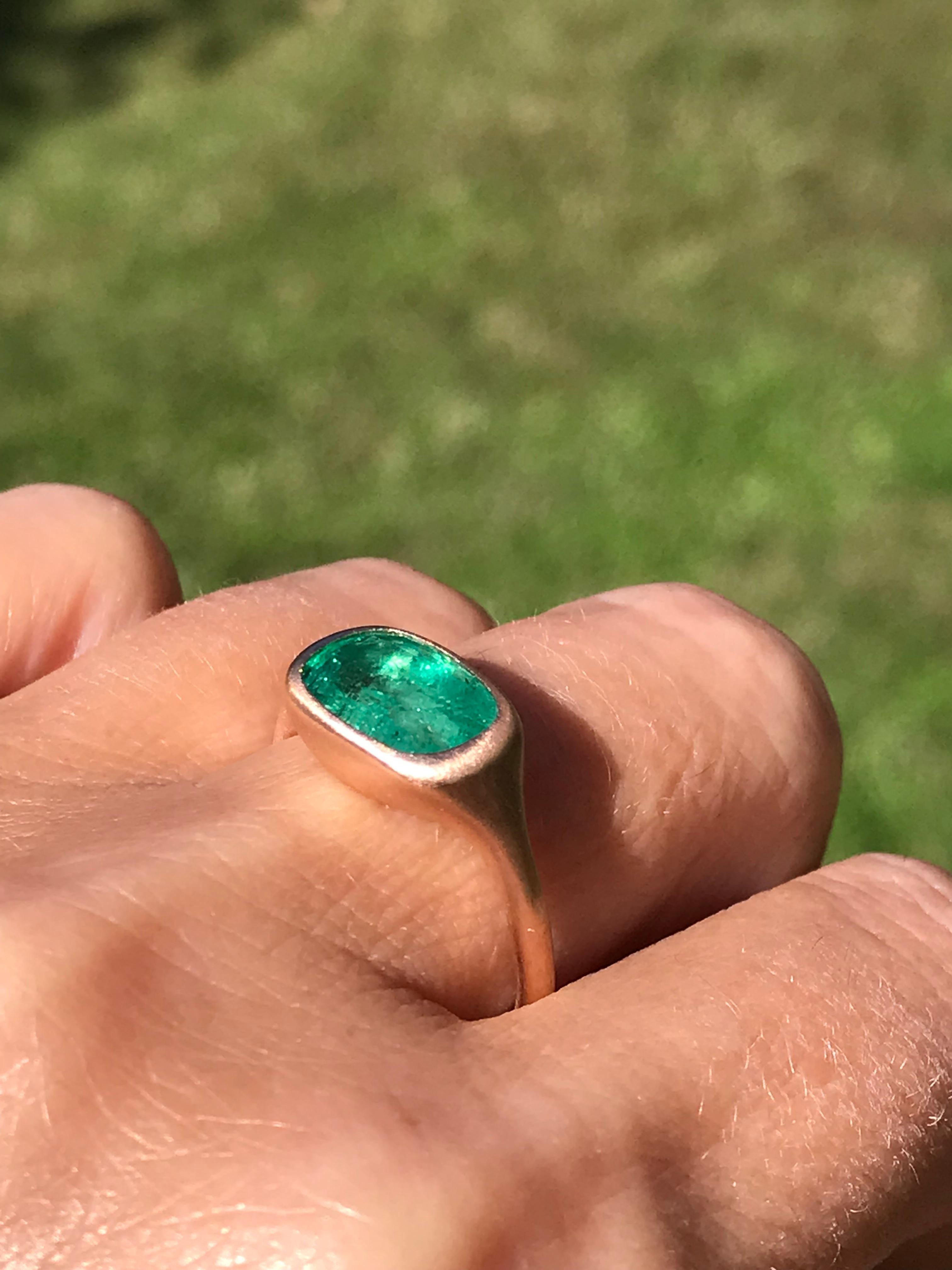 Dalben 2, 65 Carat Emerald Rose Gold Ring In New Condition For Sale In Como, IT