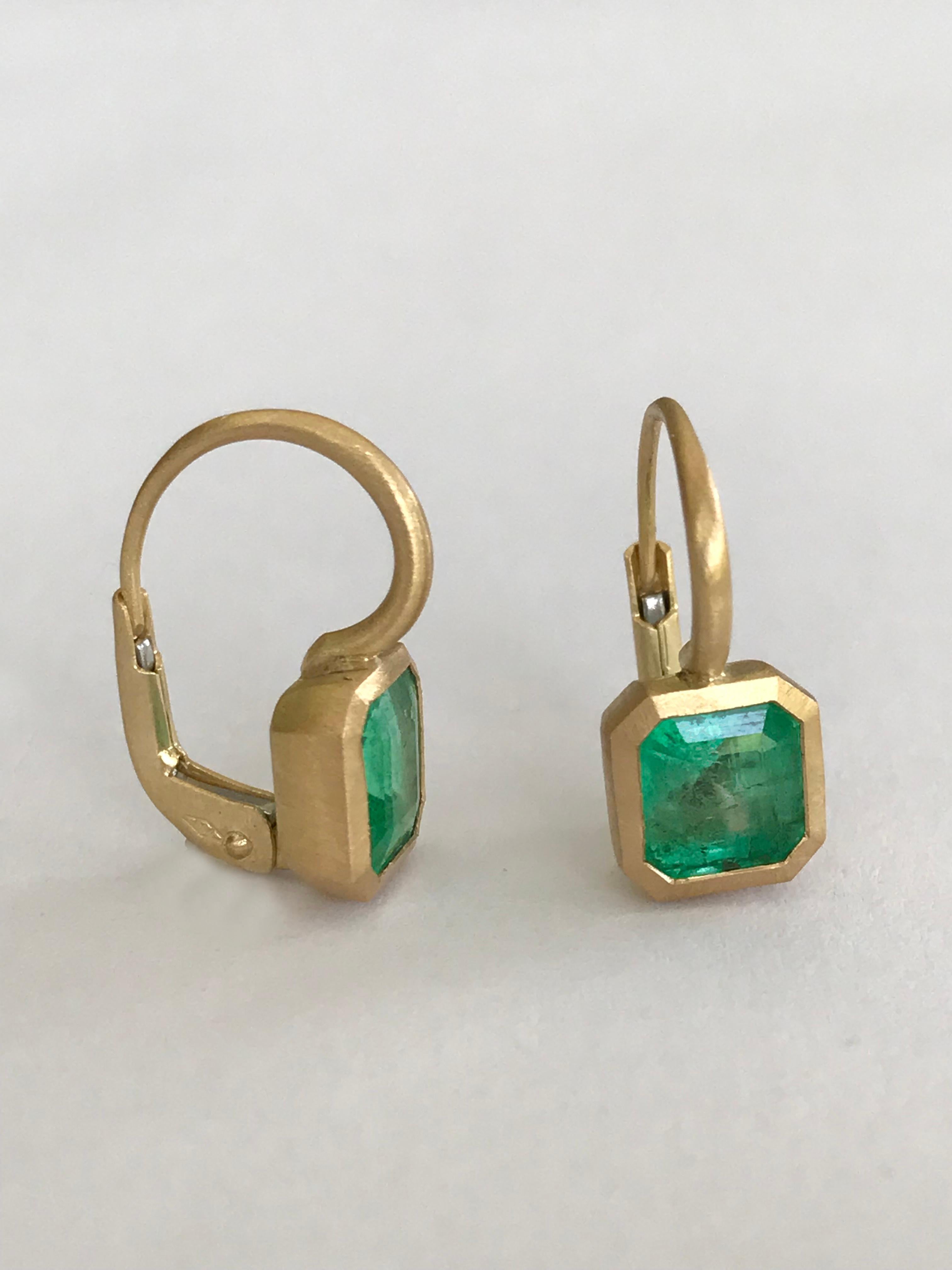 Dalben 2, 69 Carat Emerald Yellow Gold Earrings 5