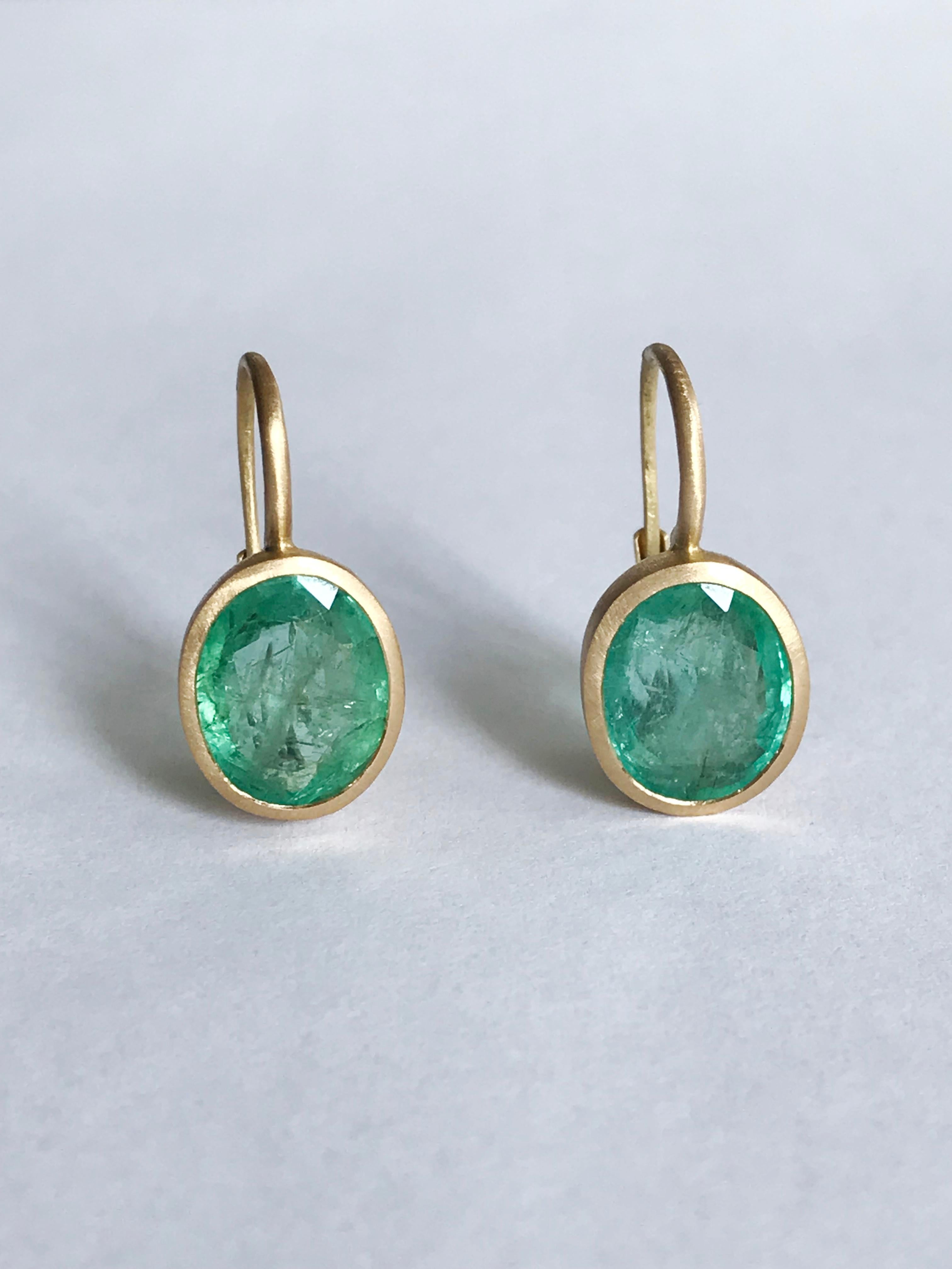Dalben 6, 4 Carat Emerald Yellow Gold Earrings 4