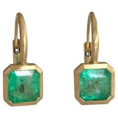 Dalben 2,69 Carat Emerald Yellow Gold Earrings