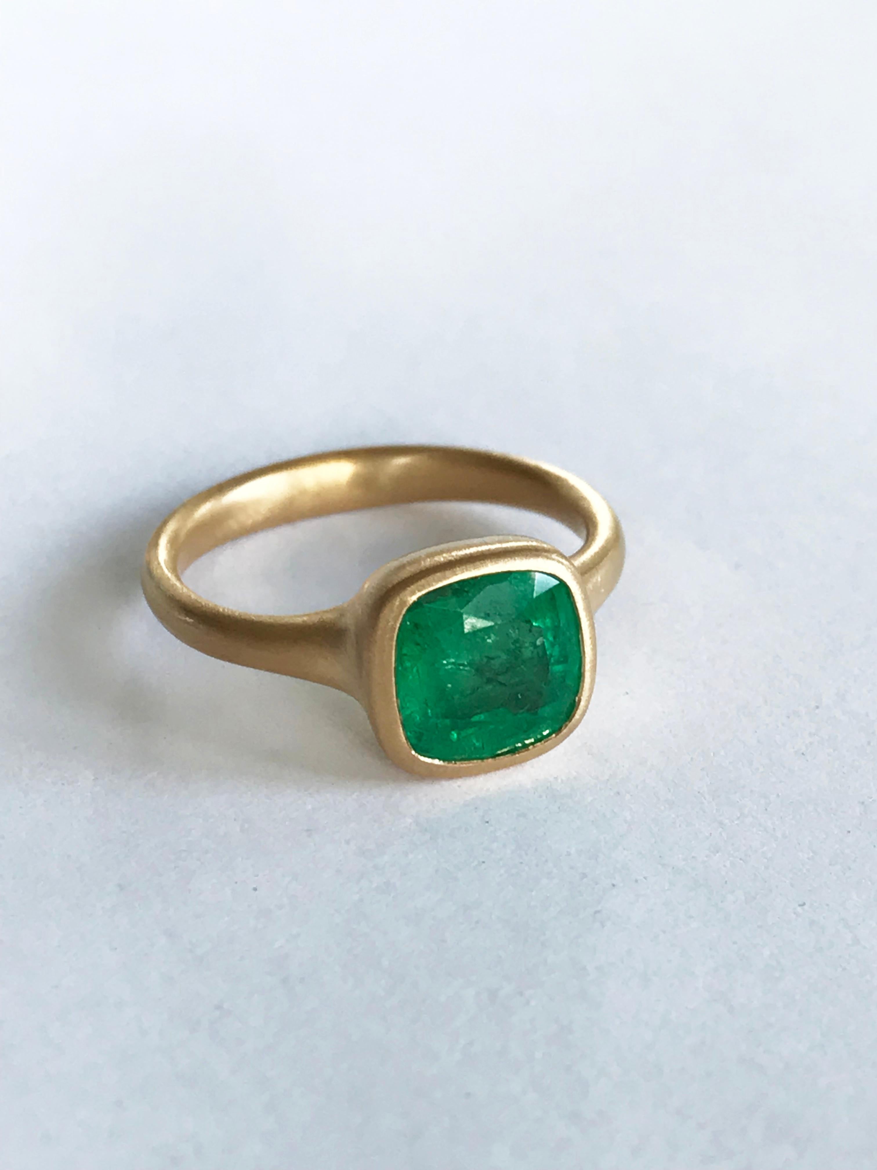 Dalben 2, 84 Carat Emerald Yellow Gold Ring 3