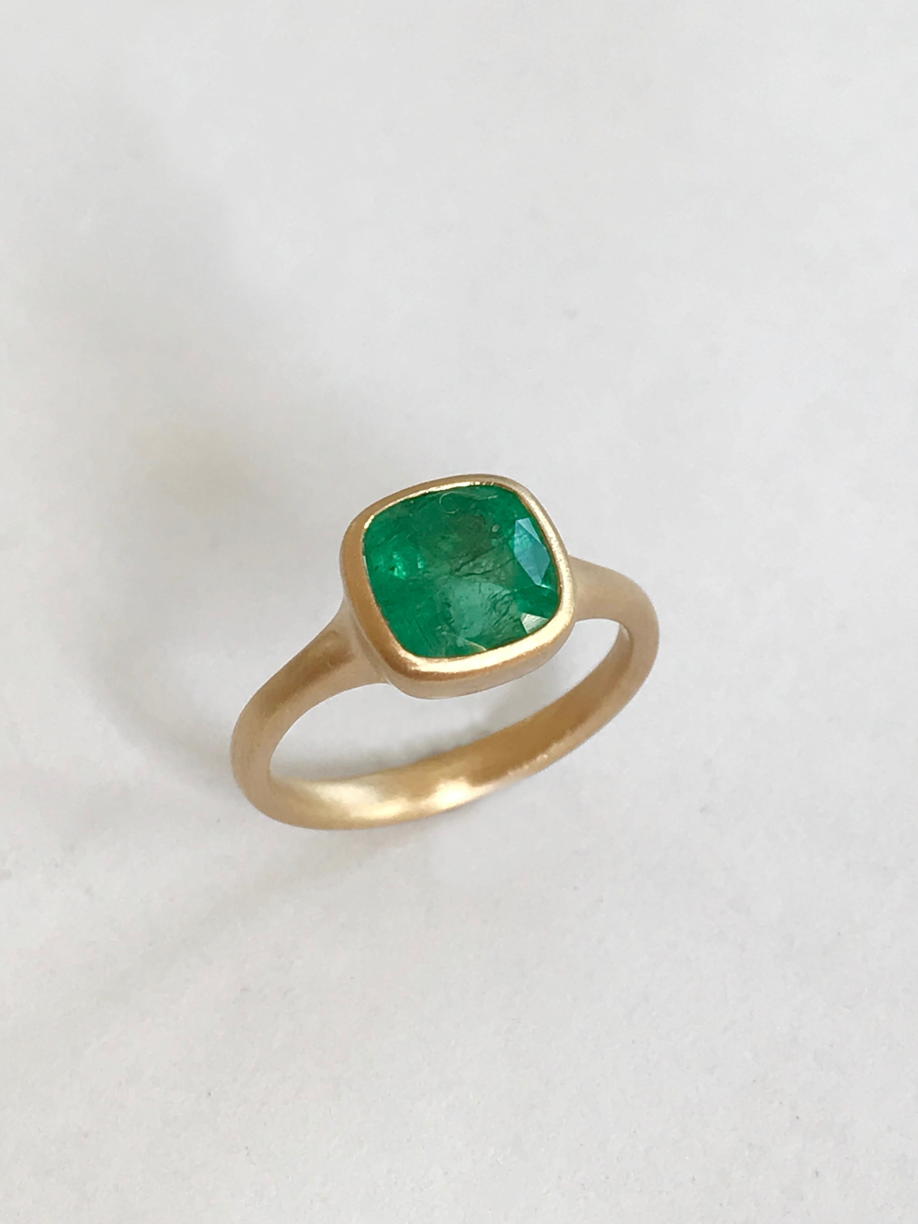 Dalben 2, 84 Carat Emerald Yellow Gold Ring 4