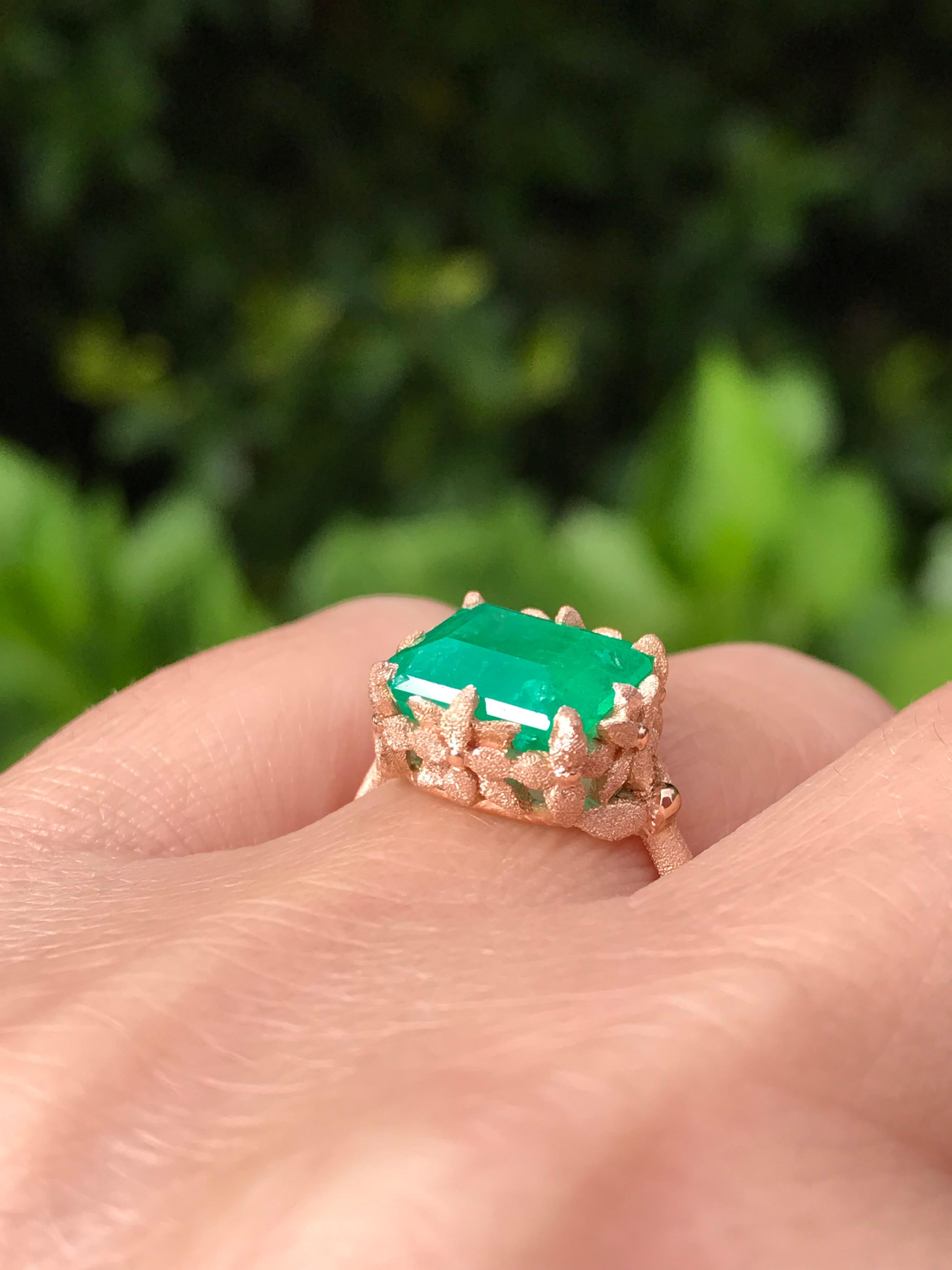 Women's Dalben 3.57 Carat Emerald Cut Emerald Rose Gold Ring For Sale