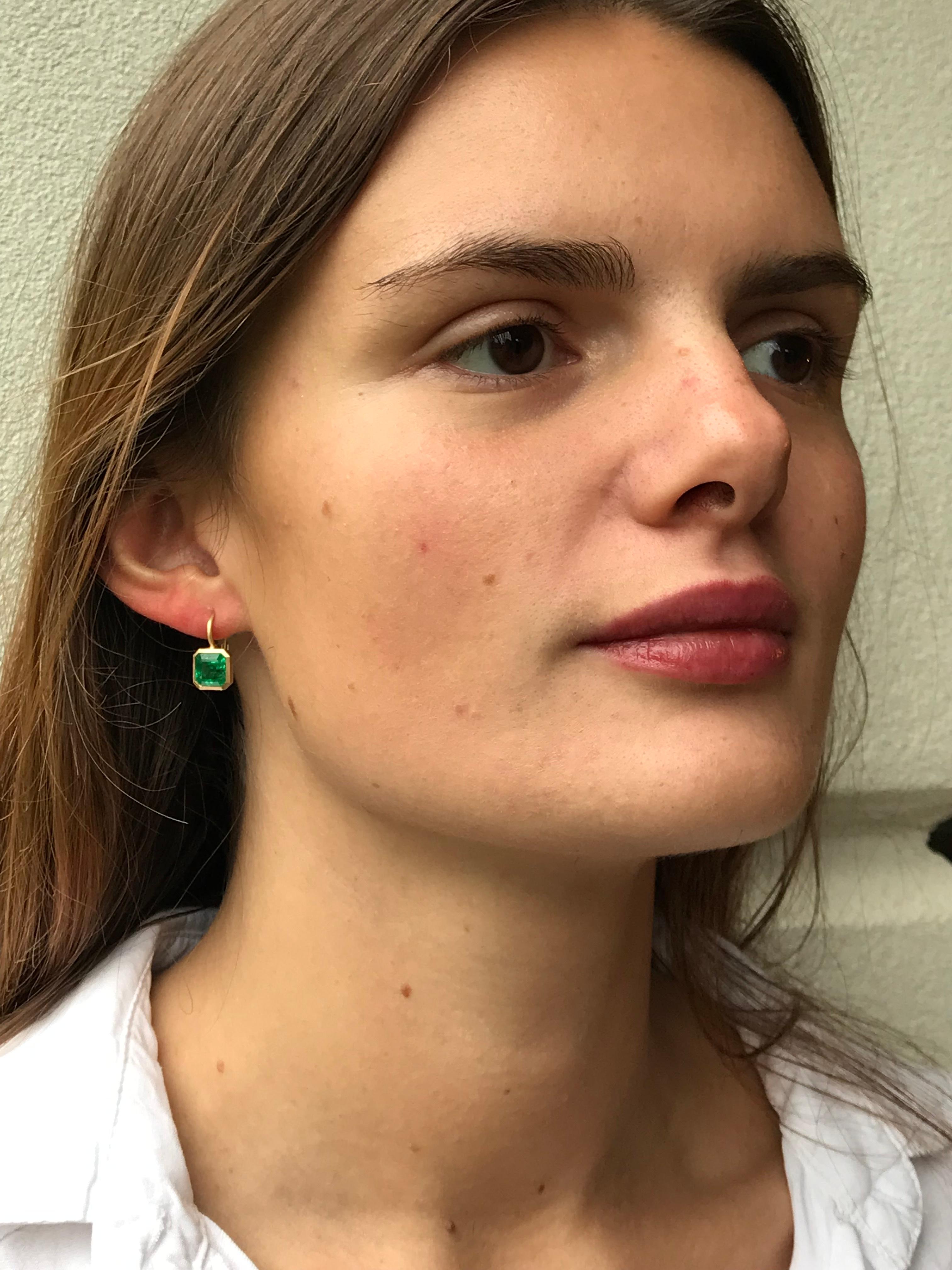 Dalben 4, 2 Carat Emerald Yellow Gold Earrings In New Condition For Sale In Como, IT
