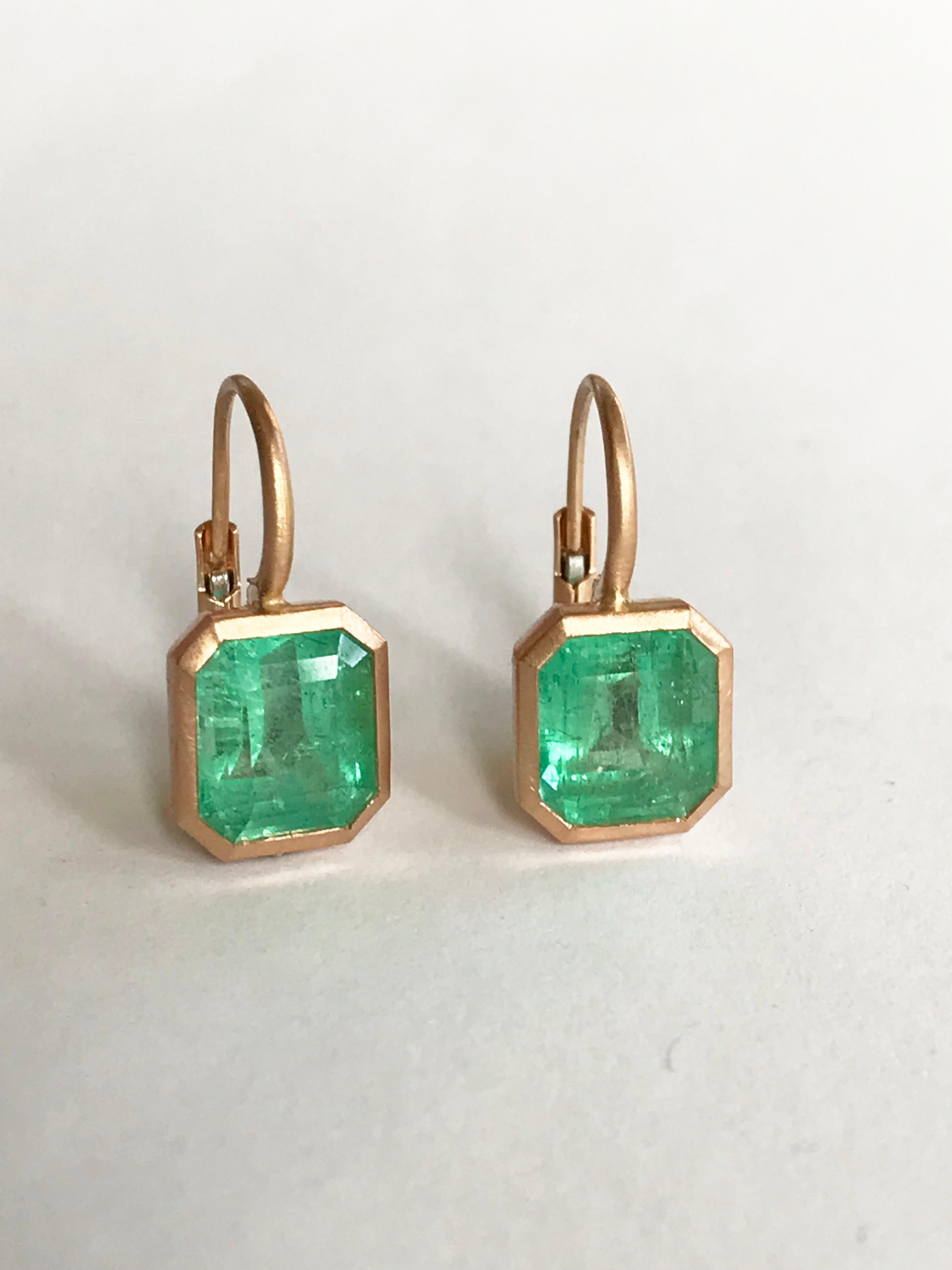 Dalben 4, 31 Carat Colombian Emerald Rose Gold Earrings For Sale 1