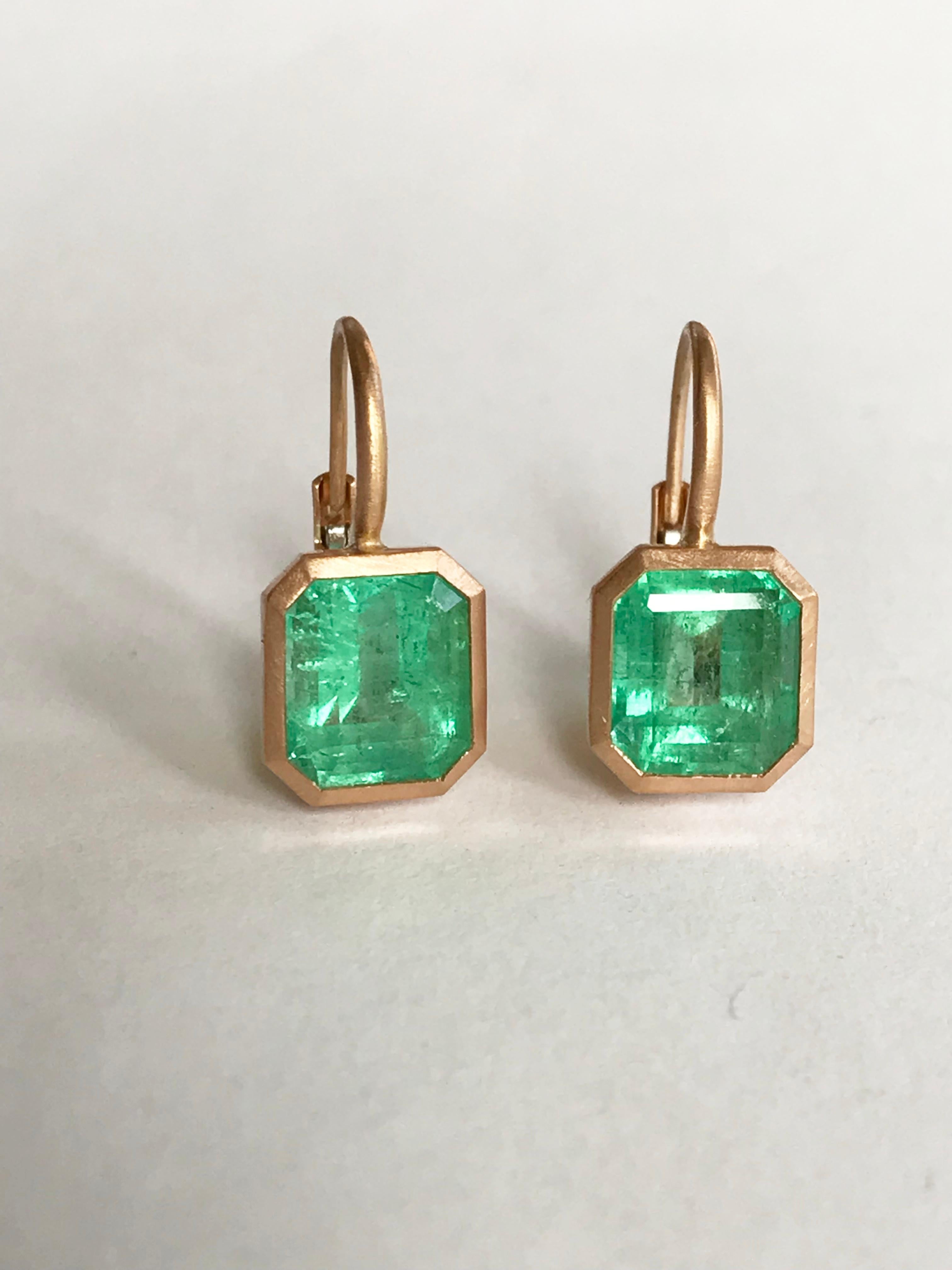 Dalben 4, 31 Carat Colombian Emerald Rose Gold Earrings For Sale 3