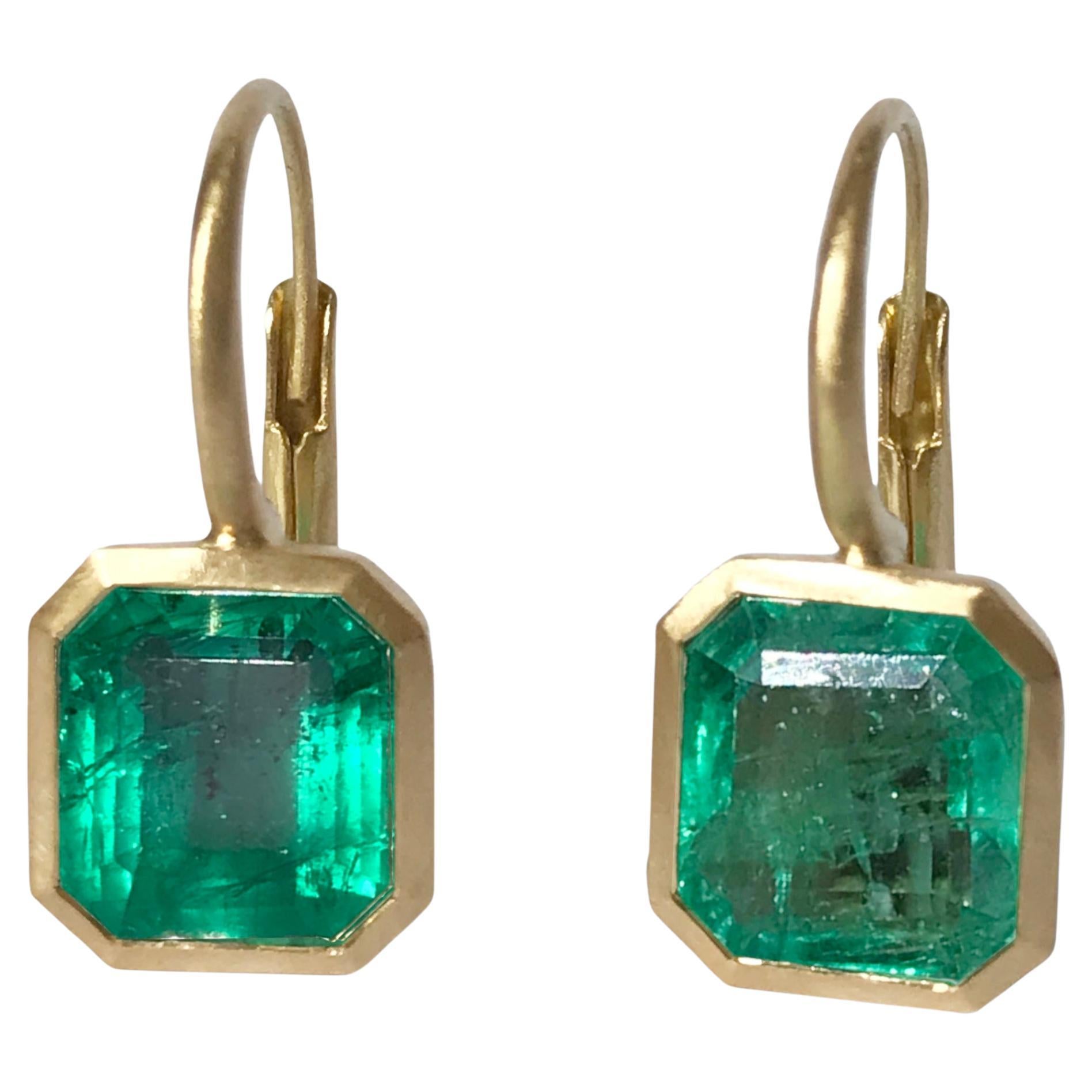 Dalben 4, 42 Carat Emerald Yellow Gold Earrings For Sale