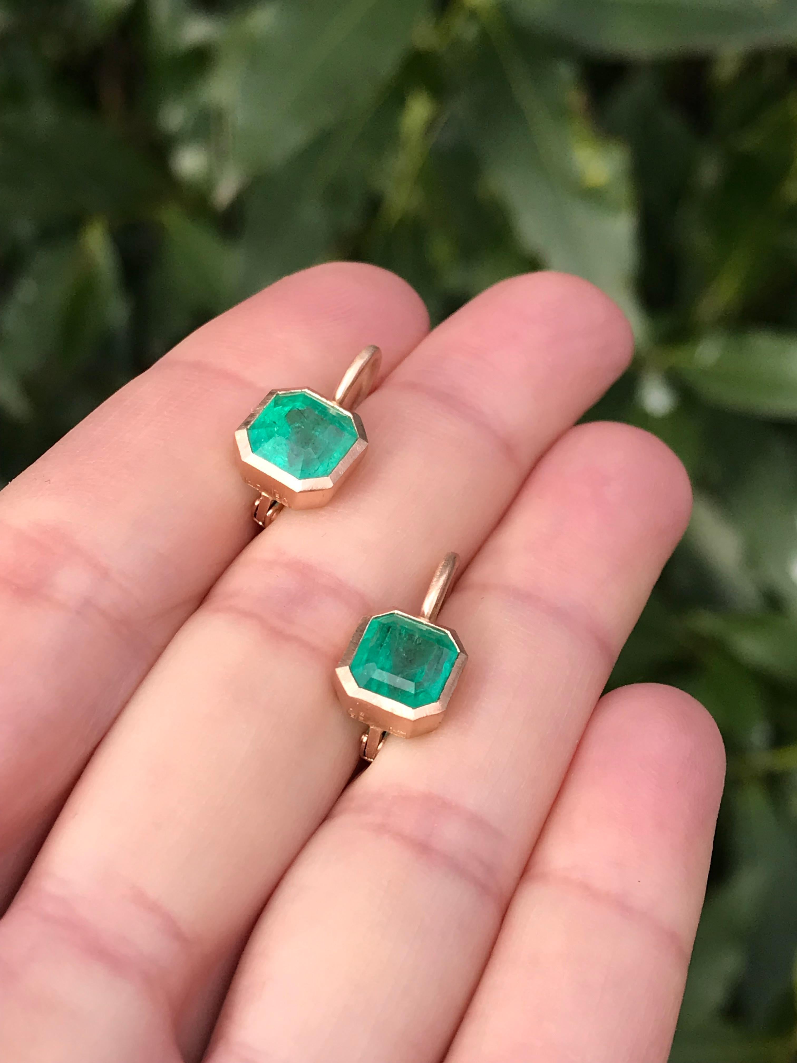 Contemporary Dalben 4, 03 Carat Colombian Emerald Rose Gold Earrings
