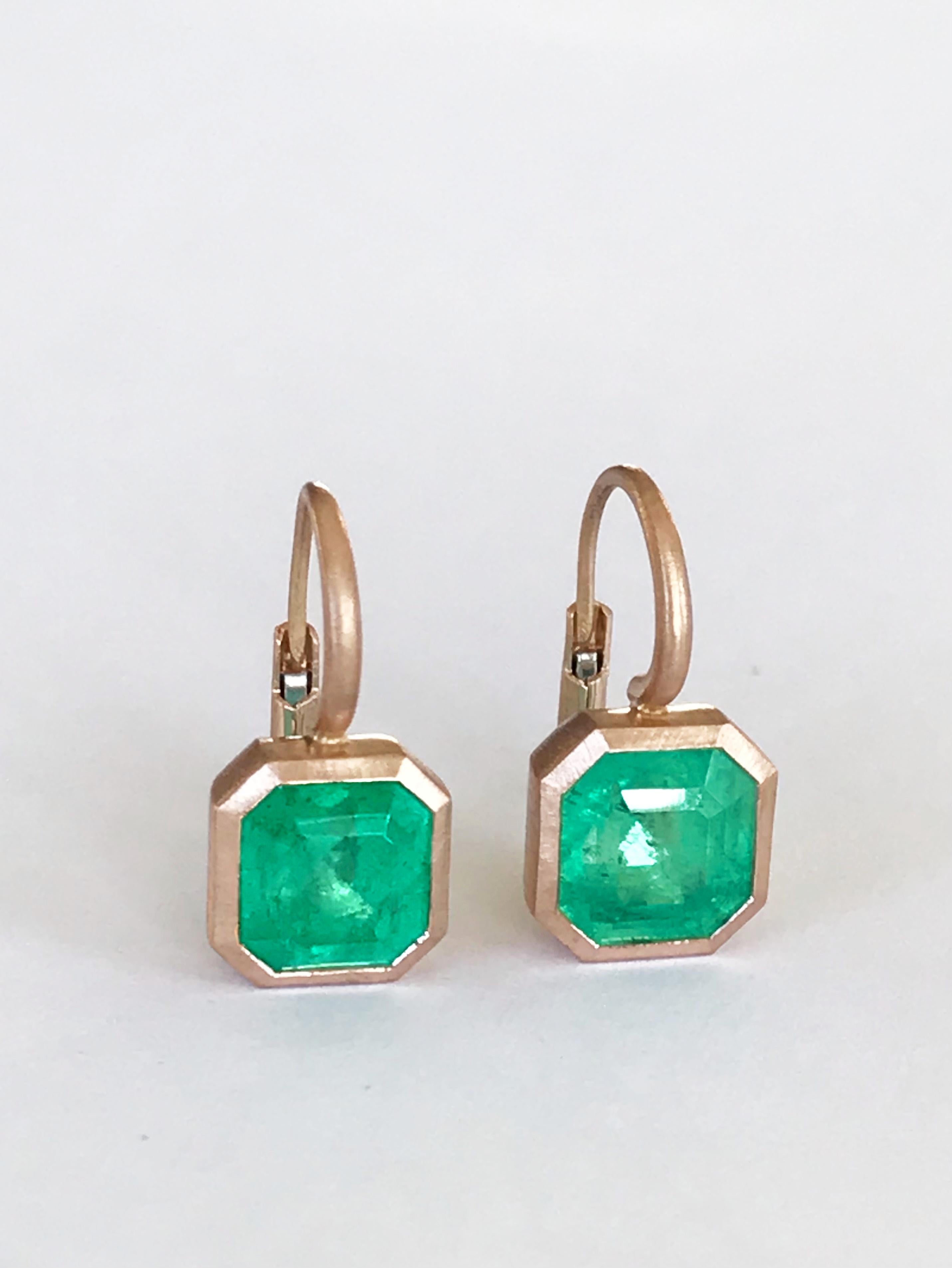 Women's Dalben 4, 03 Carat Colombian Emerald Rose Gold Earrings For Sale
