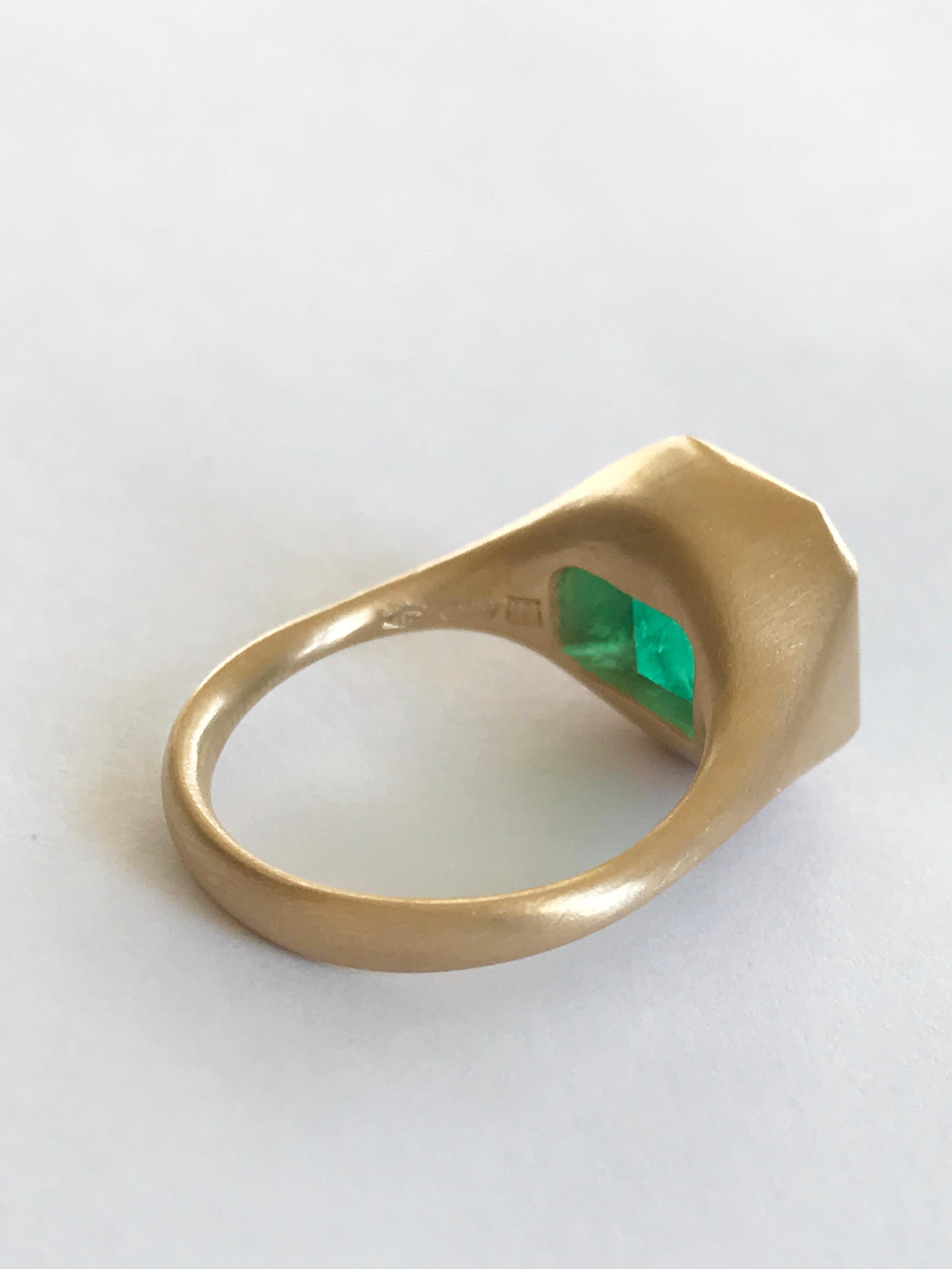 Dalben 4, 12 Carat Colombian Emerald Yellow Gold Ring For Sale 4
