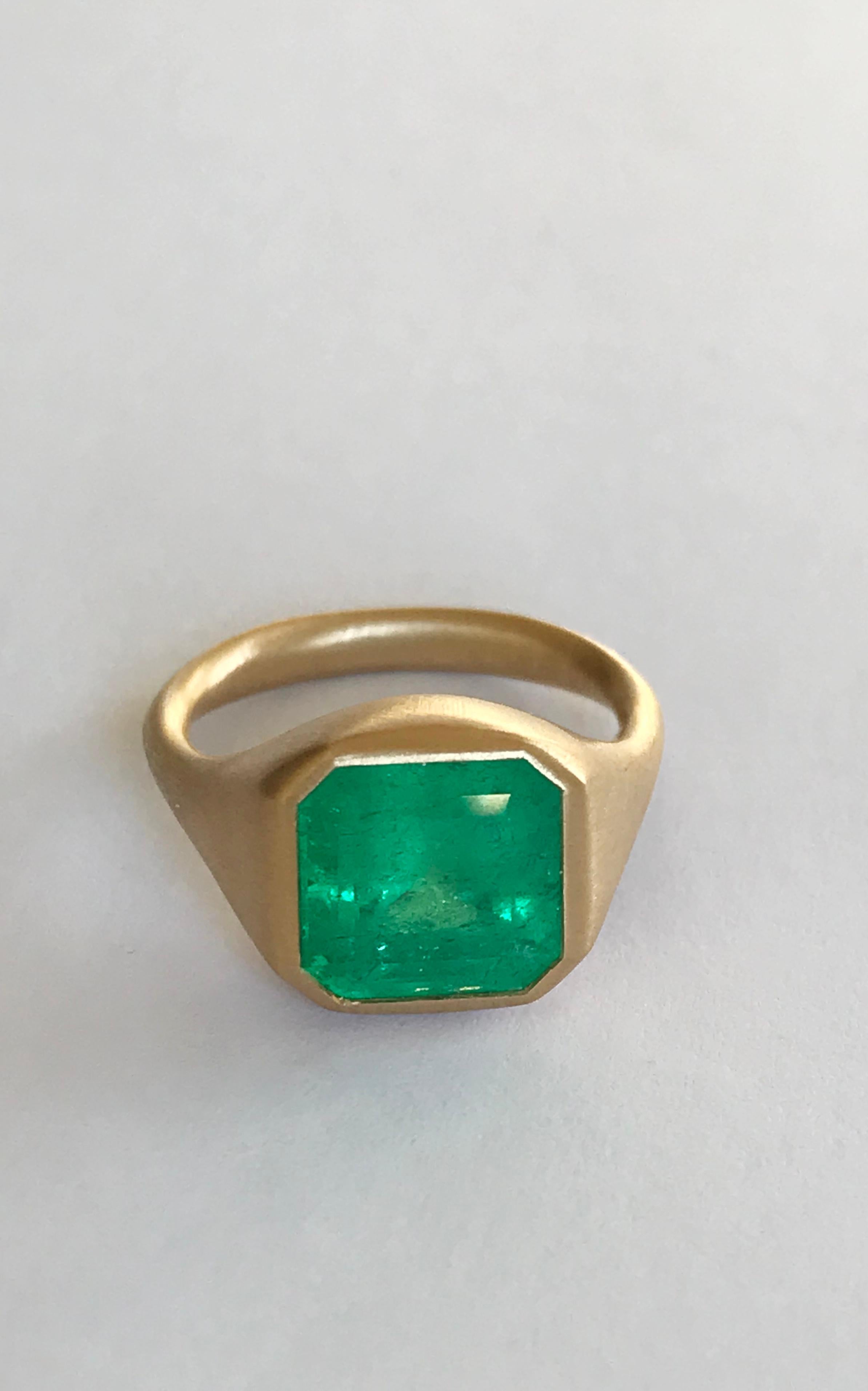 Dalben 4, 12 Carat Colombian Emerald Yellow Gold Ring For Sale 2