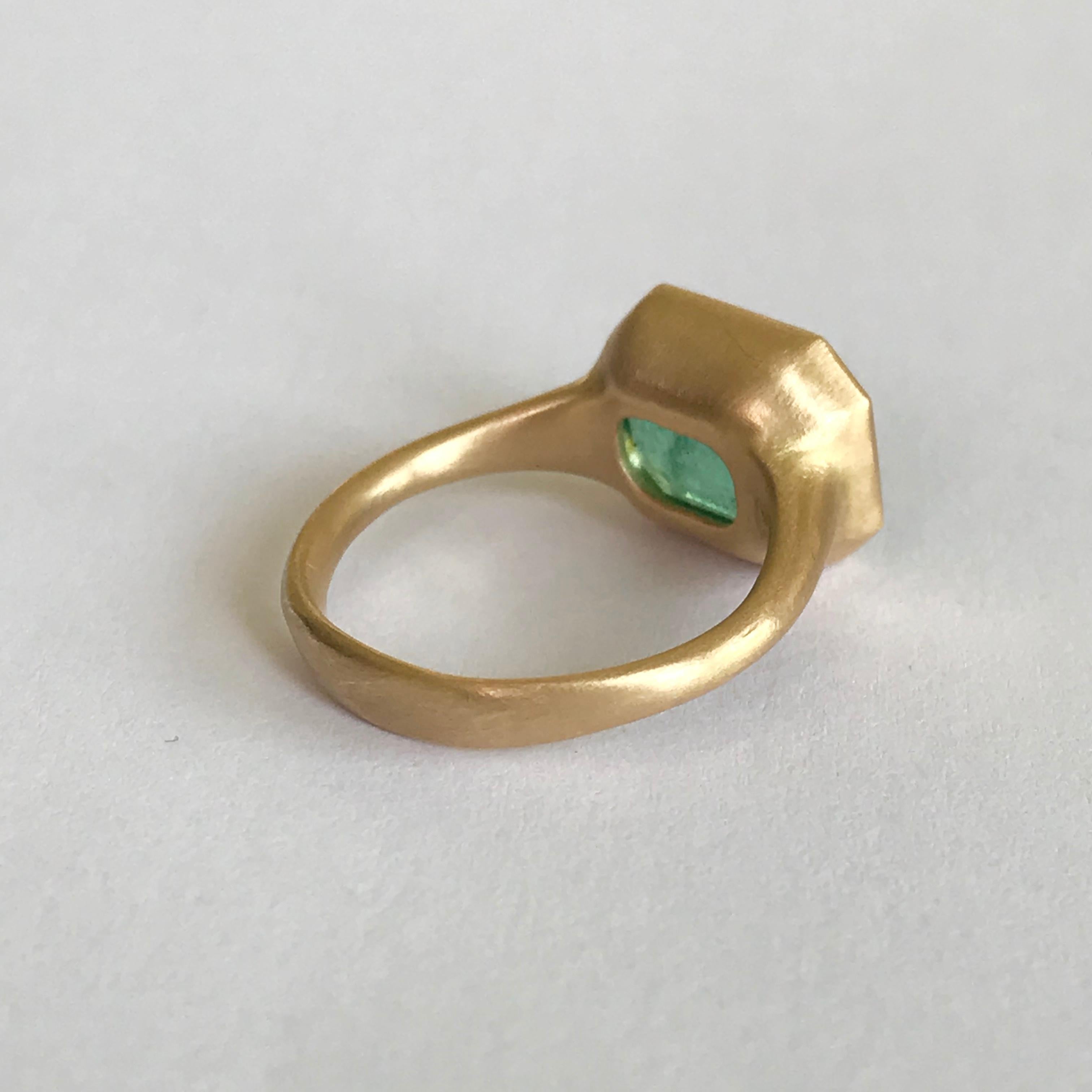 Dalben 4, 3 Carat Emerald Yellow Gold Ring 3