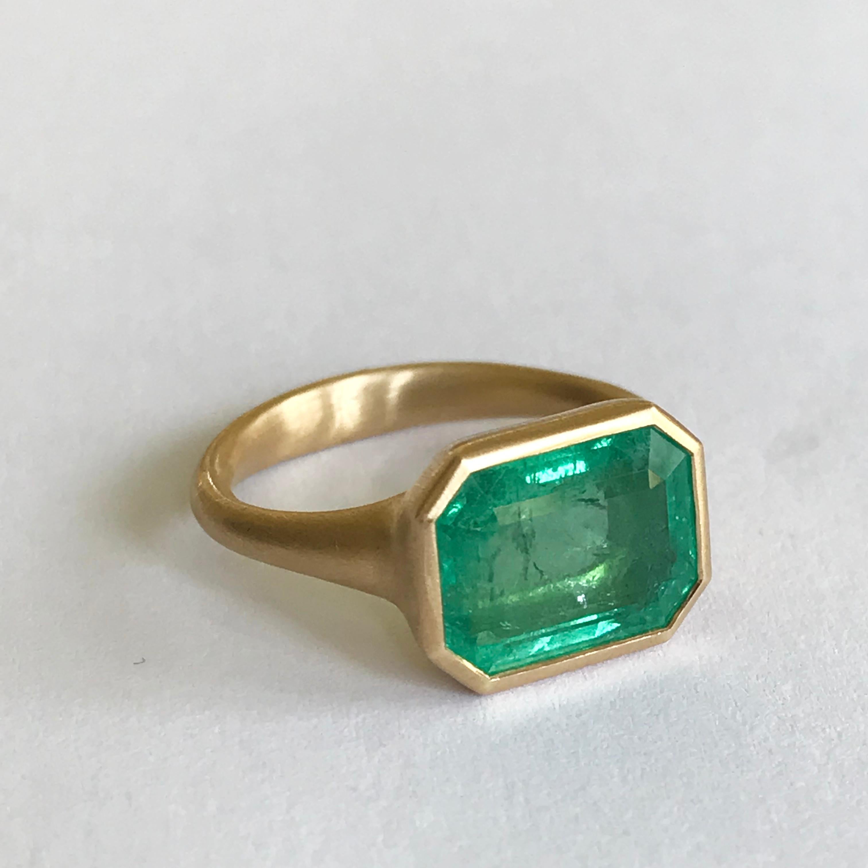 Dalben 4, 3 Carat Emerald Yellow Gold Ring 9