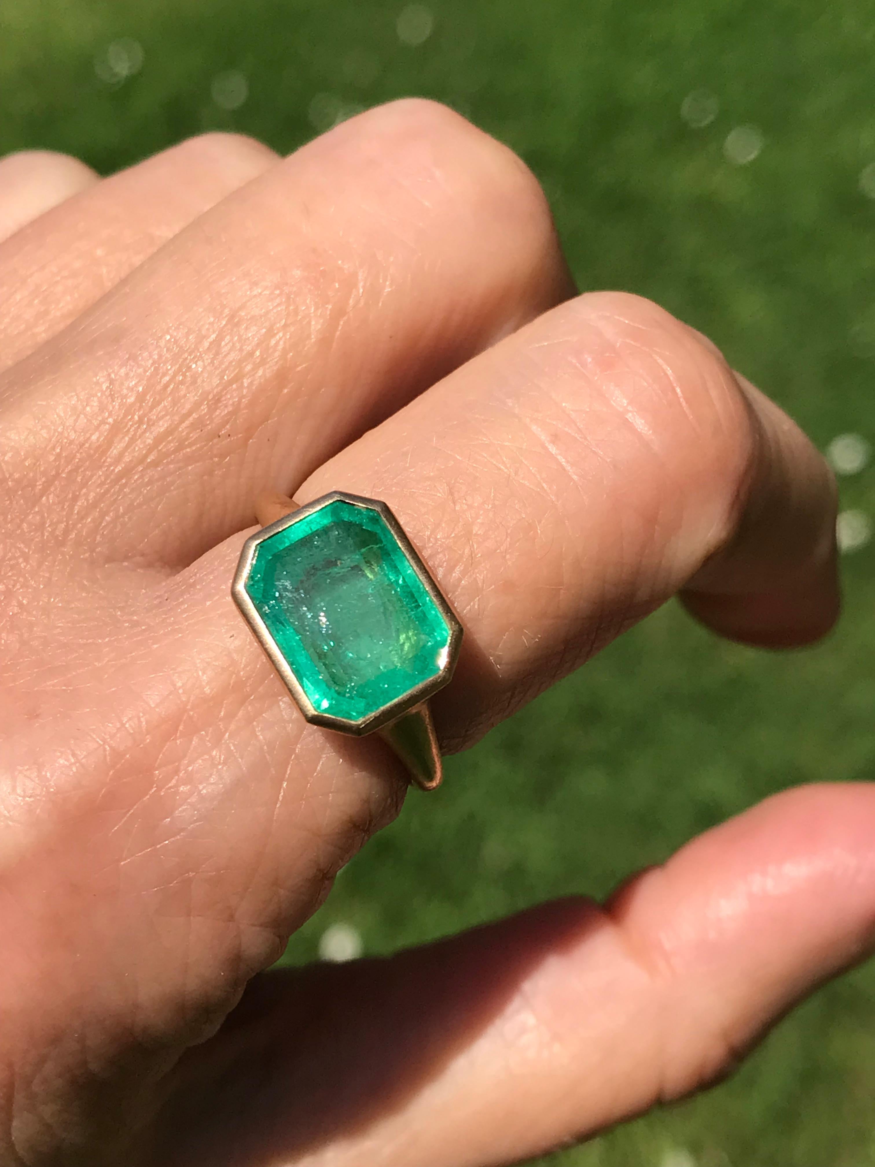 Emerald Cut Dalben 4, 3 Carat Emerald Yellow Gold Ring