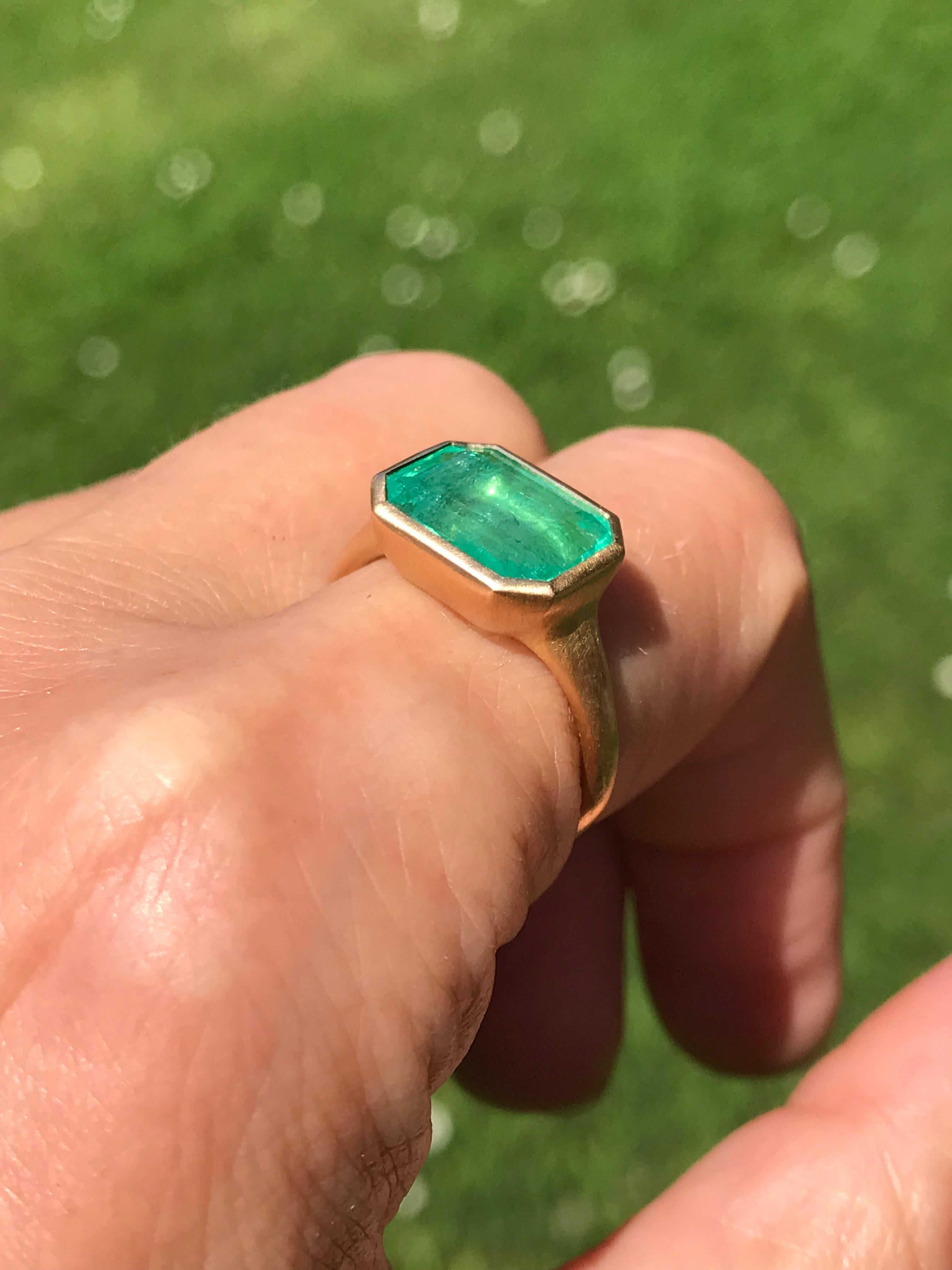 Emerald Cut Dalben 4, 3 Carat Emerald Yellow Gold Ring