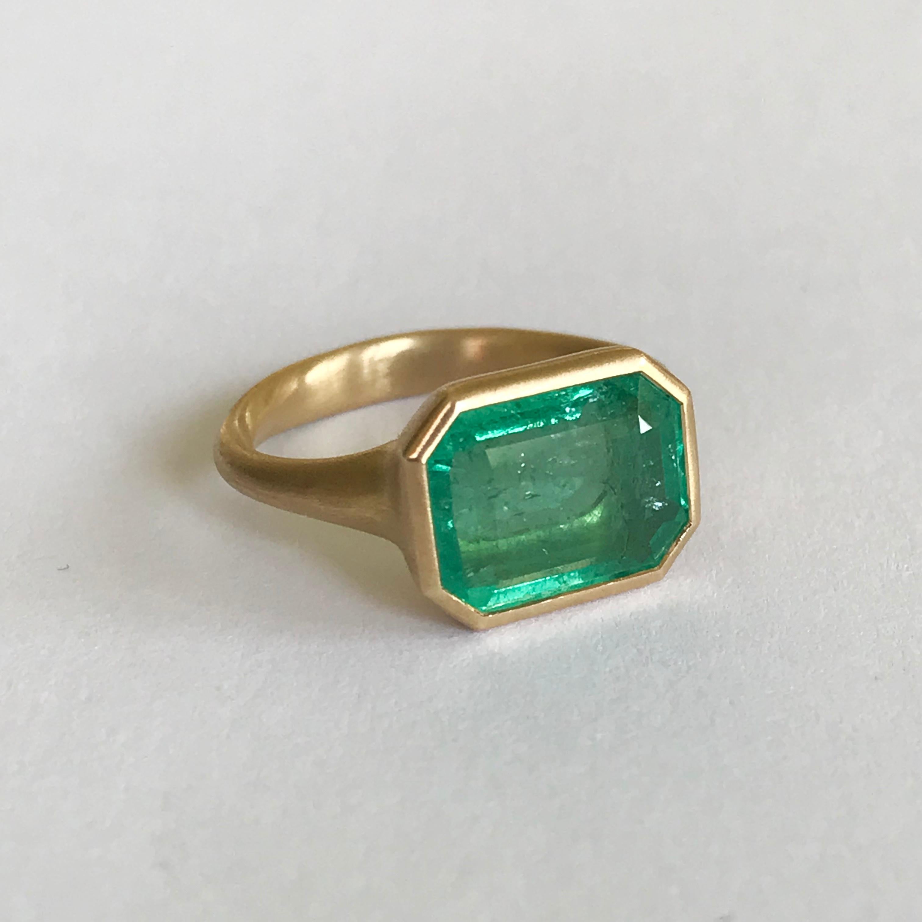 Dalben 4, 3 Carat Emerald Yellow Gold Ring 1