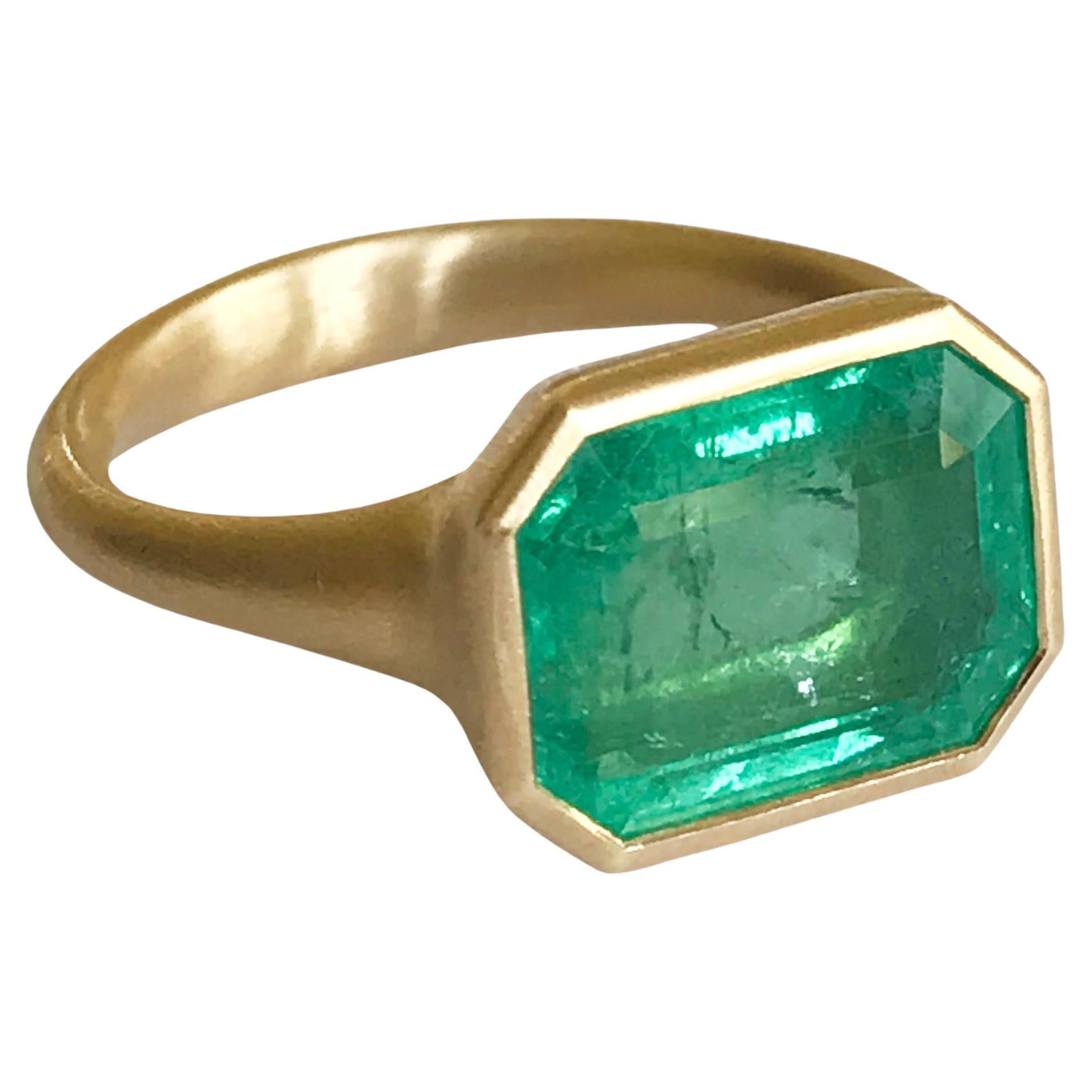 Dalben 4, 3 Carat Emerald Yellow Gold Ring