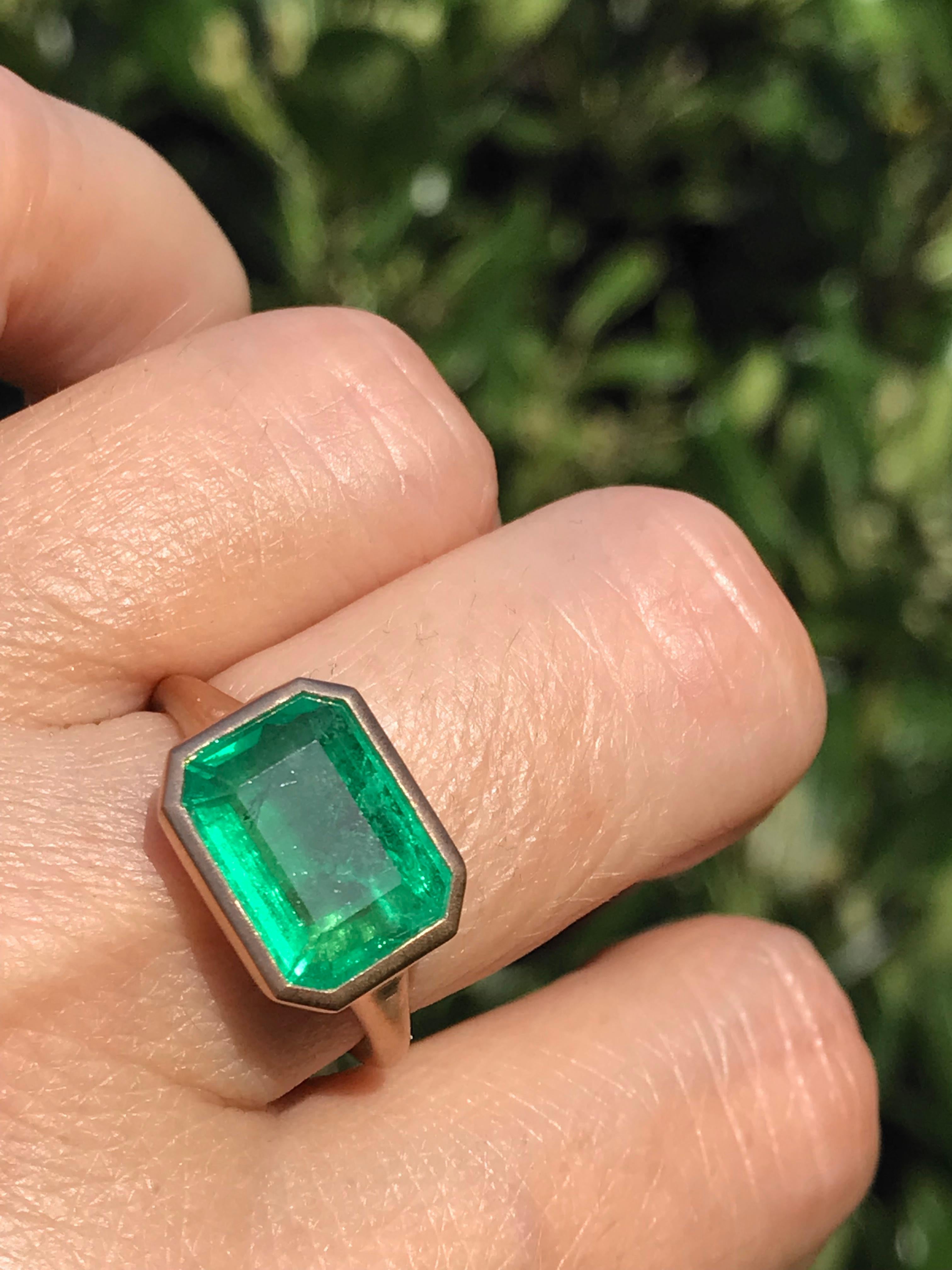 Dalben 5.1 Carat Emerald Rose Gold Ring For Sale 7