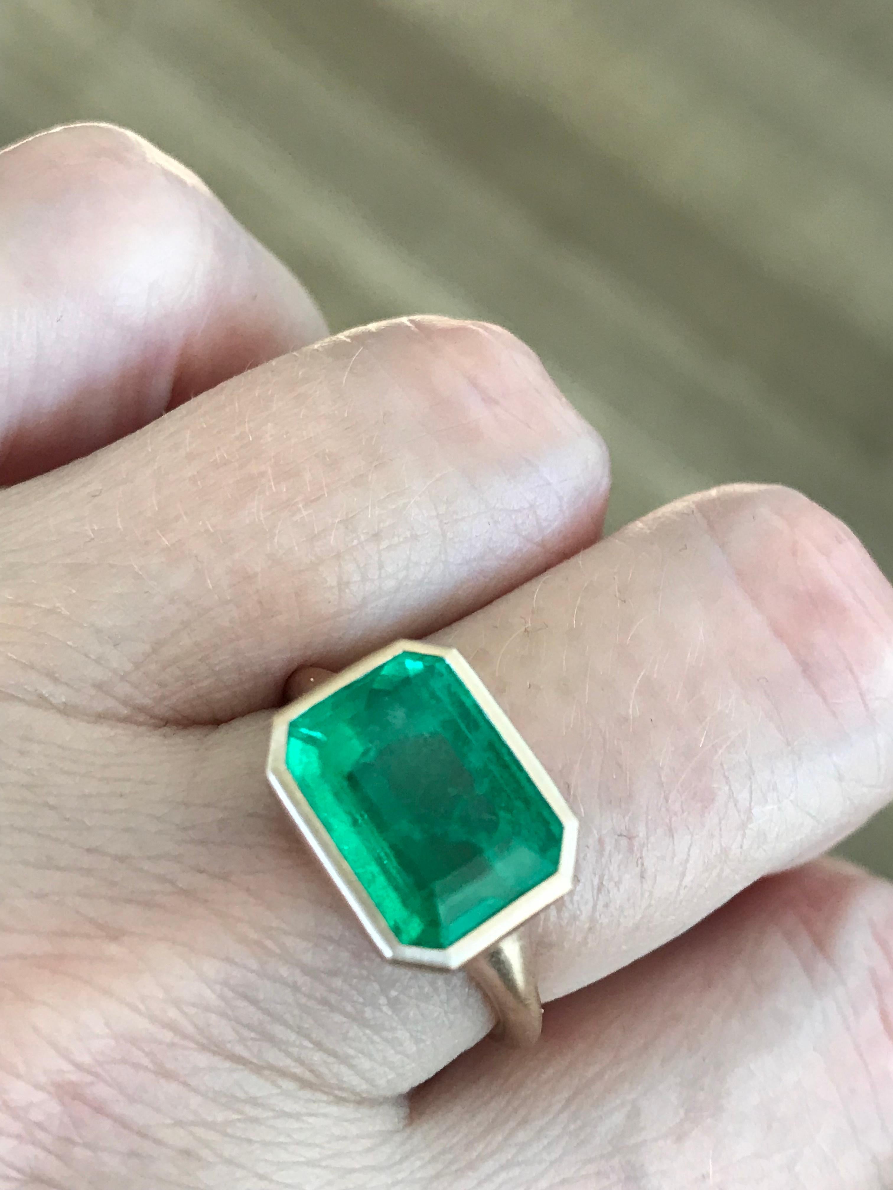 Dalben 5.1 Carat Emerald Rose Gold Ring For Sale 8