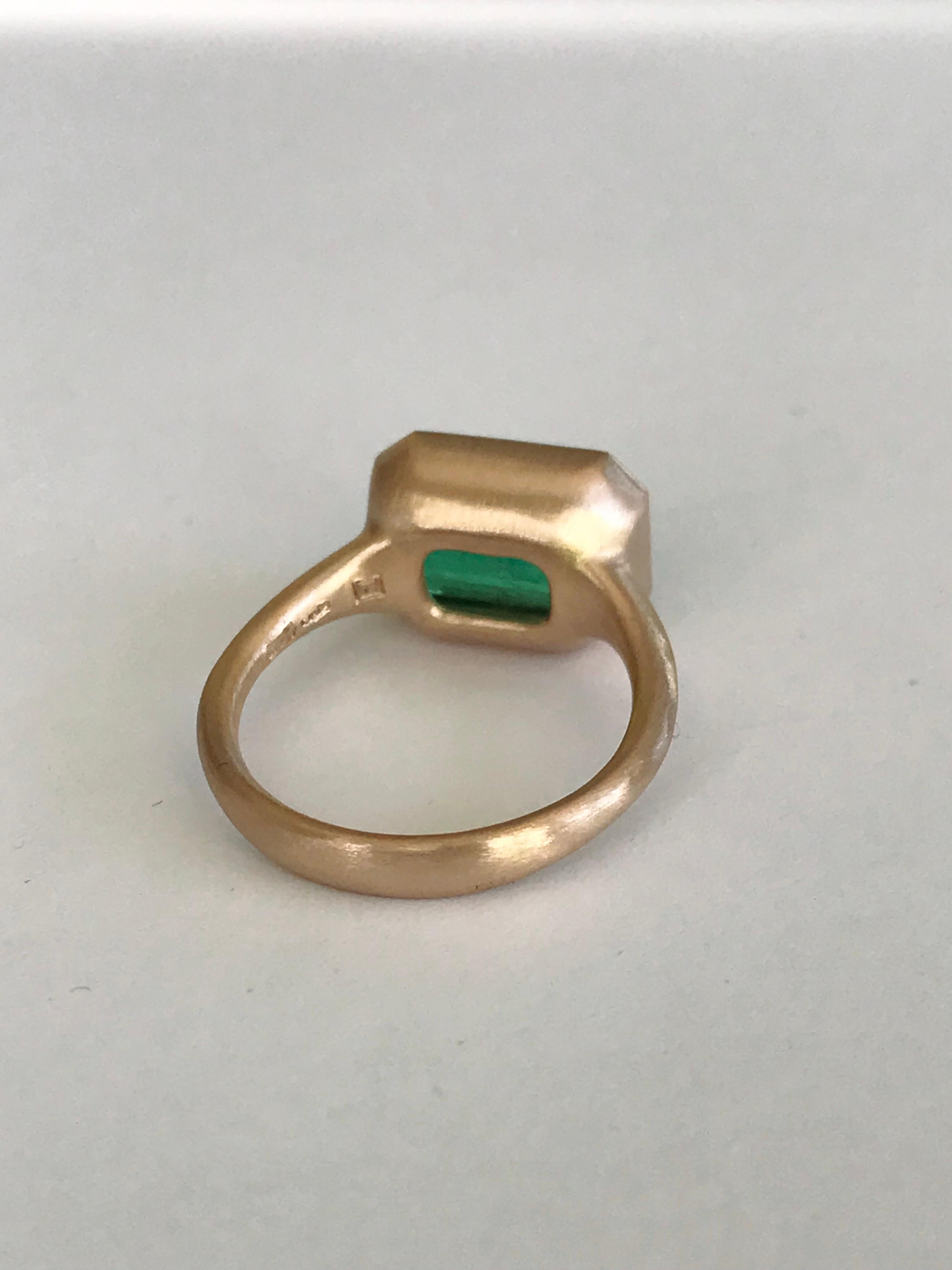 Dalben 5.1 Carat Emerald Rose Gold Ring In New Condition For Sale In Como, IT