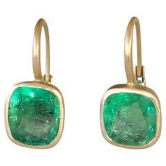 Dalben 5, 24 Carat Emerald Yellow Gold Earrings