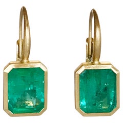 Dalben 5, 4 Carat Emerald Yellow Gold Earrings