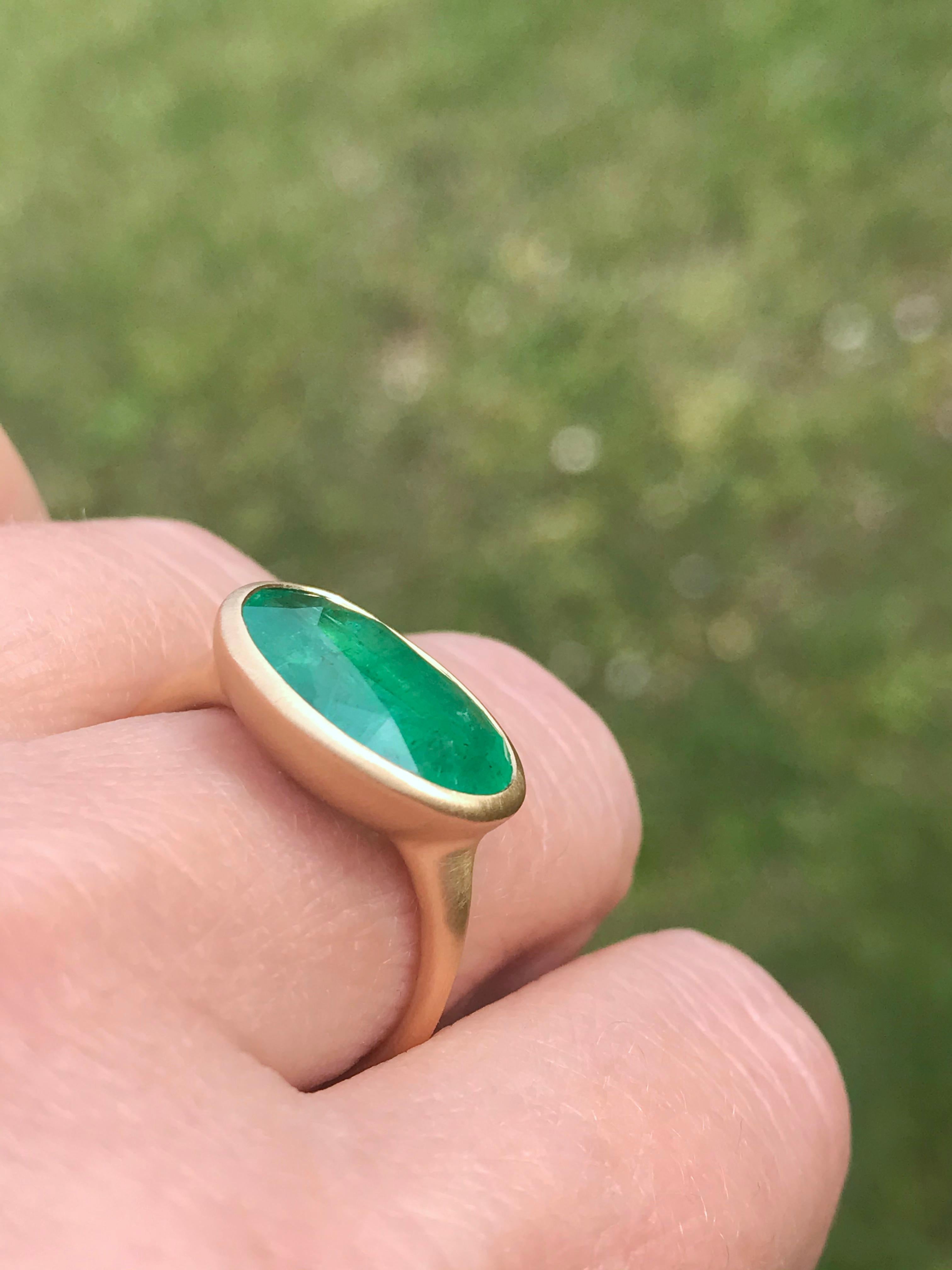 Dalben 5.5 Carat Oval Emerald Yellow Gold Ring 5