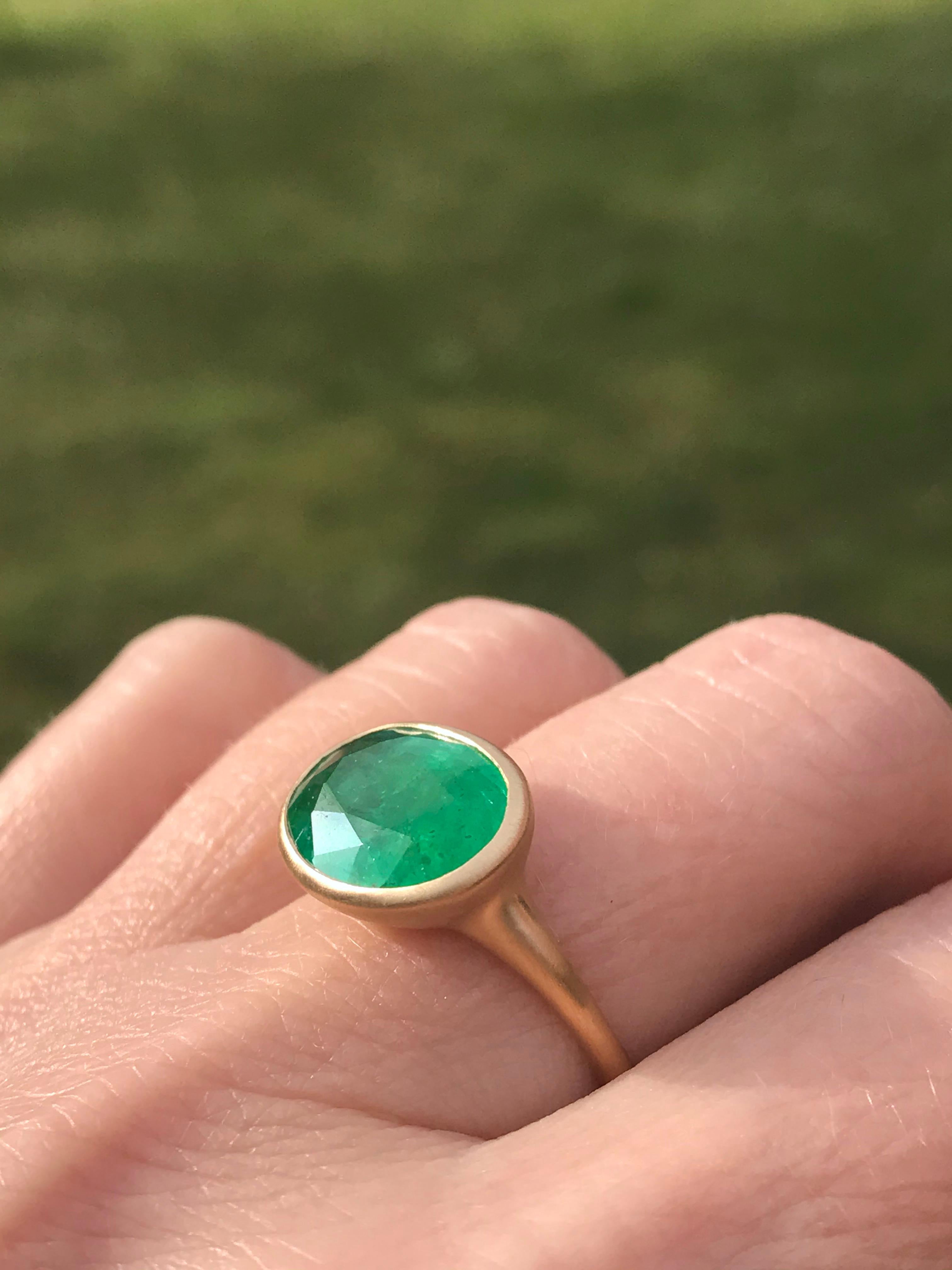 Dalben 5.5 Carat Oval Emerald Yellow Gold Ring 6
